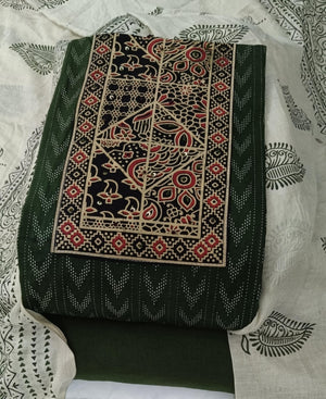 DRAVINAM Trends Women's Cambric Cotton Dress Material | Unstitch Kalamkari Printed Suit Set with Cotton Dupatta