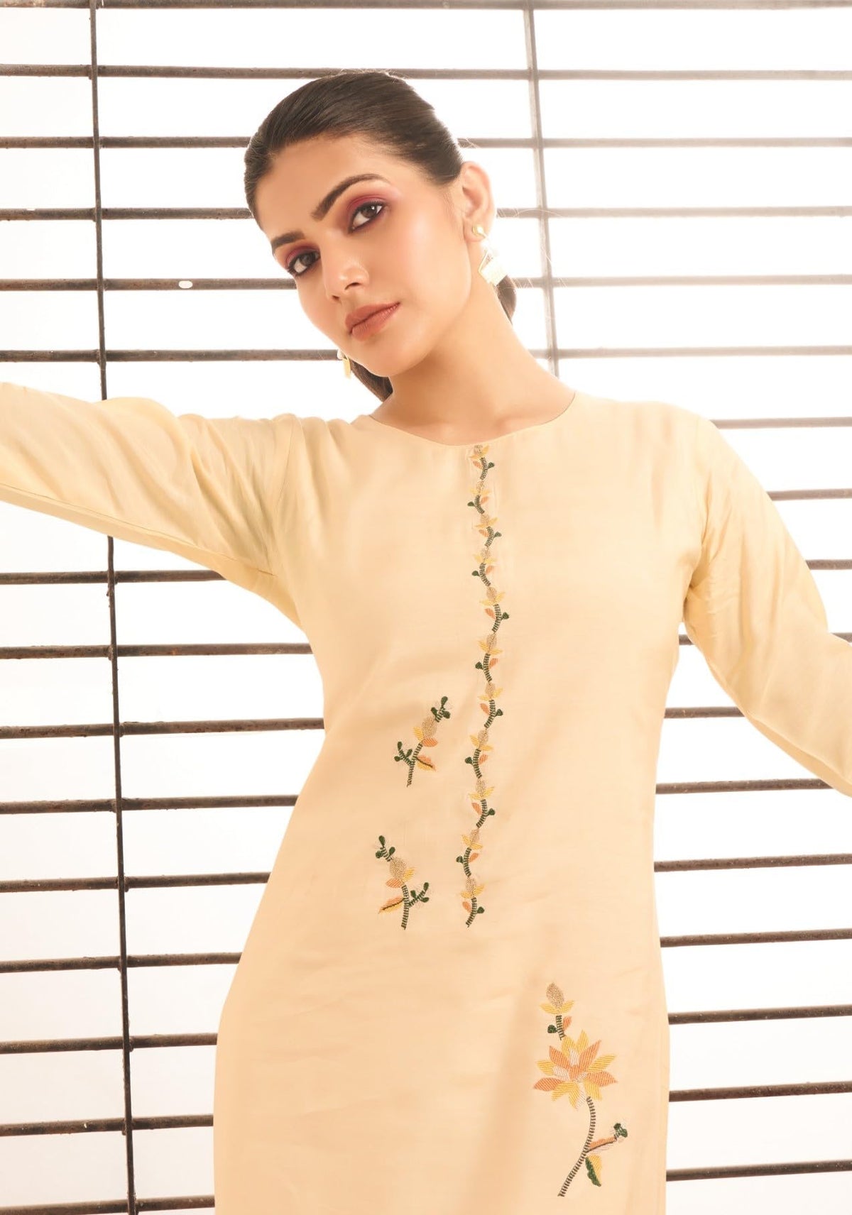 DRAVINAM Trends Women's Premium Maslin Unstitch Suit Dress Material: Zari Embroidery Top Fabric, Heavy Maslin Bottom & Dupatta