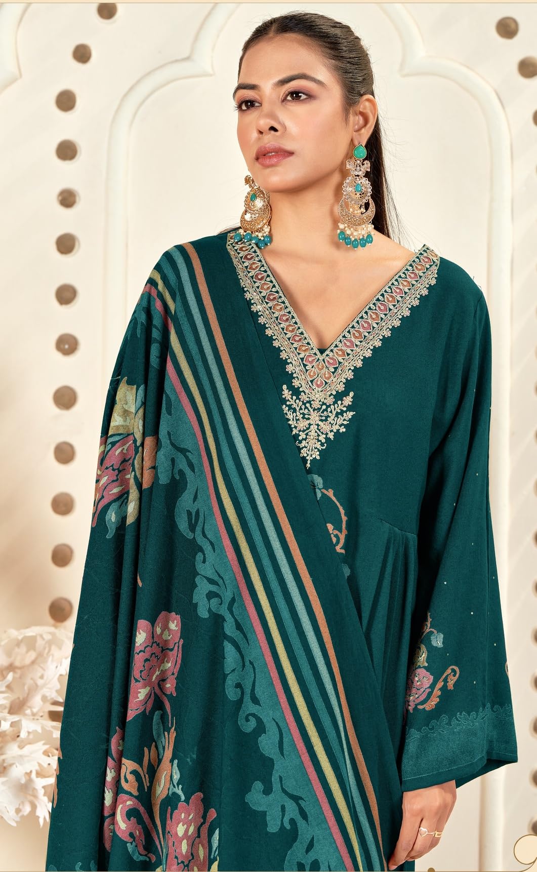 DRAVINAM Trends Women's Winter Wear Unstitched Digital Floral Printed Heavy Neck Embroidered Viscose Pashmina Woollen Salwar Suit Dress Material with Pashmina Digital Printed Brasso Shawl Dupatta