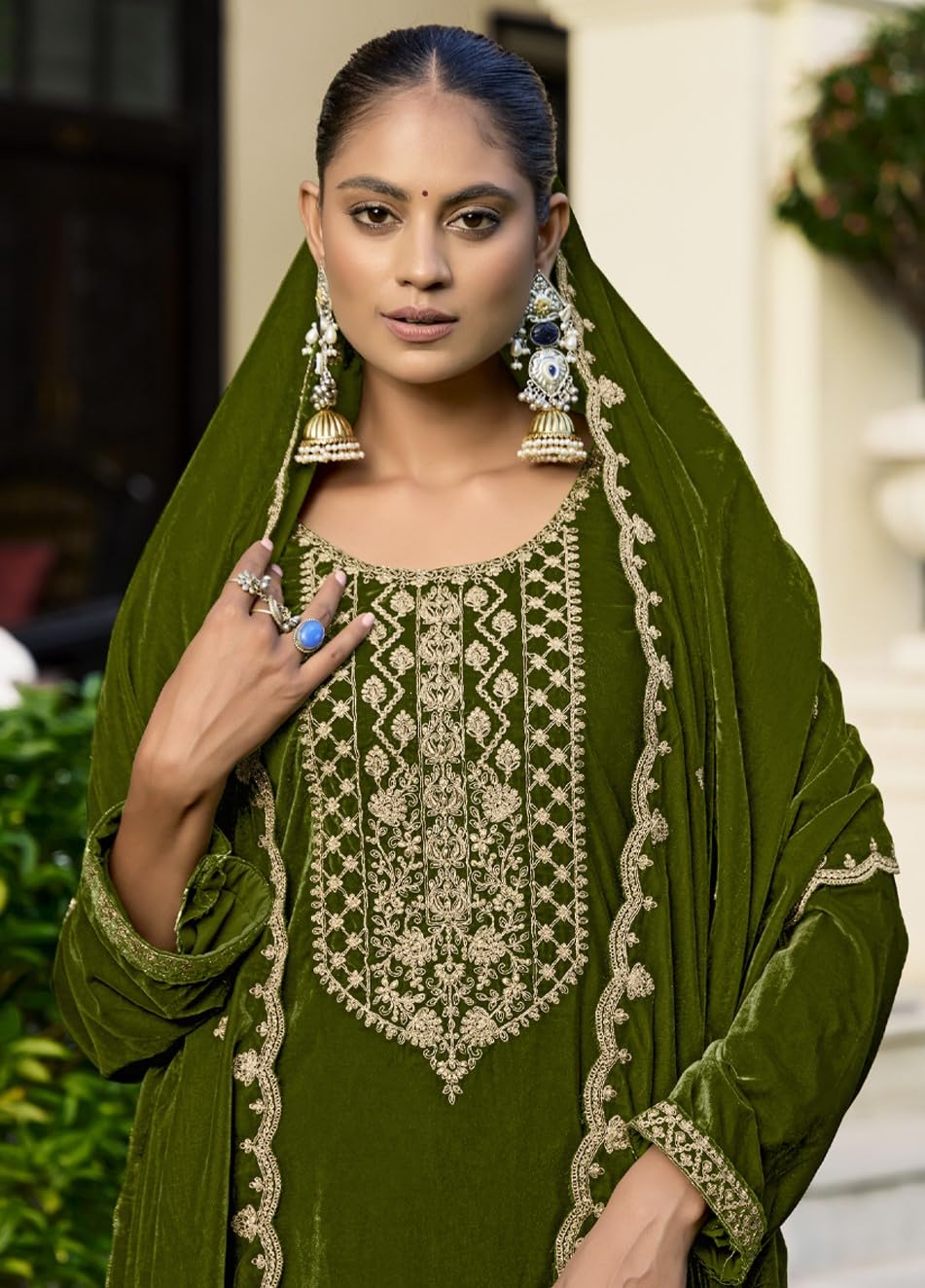 DRAVINAM Trends Women's Unstitched Premium Velvet Embroidered Salwar suit Dress Material with Embroidered Bottoms and Haevy Velvet Dupatta