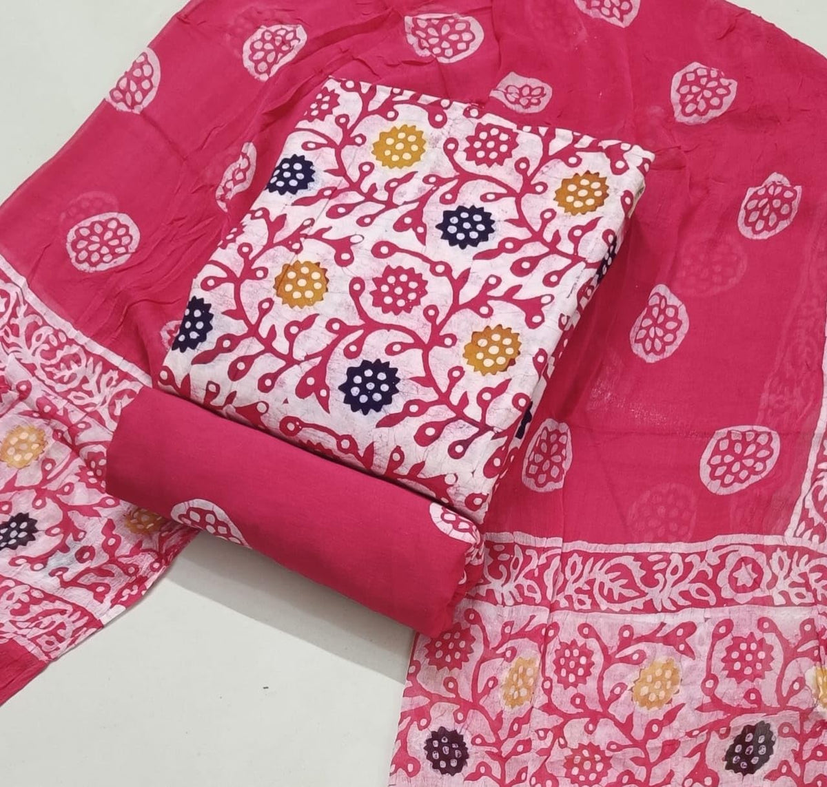 DRAVINAM Trends Unstitched Jaipuri Handmade Wax Batik Print Premium Cotton Dress Material with Pure Chiffon Dupatta