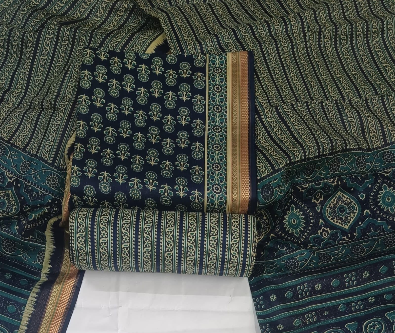 DRAVINAM Trends Jaipuri Print Pure Cotton Unstitched Salwar Suit Dress Material for Women with Zari Borders and Cotton Dupatta
