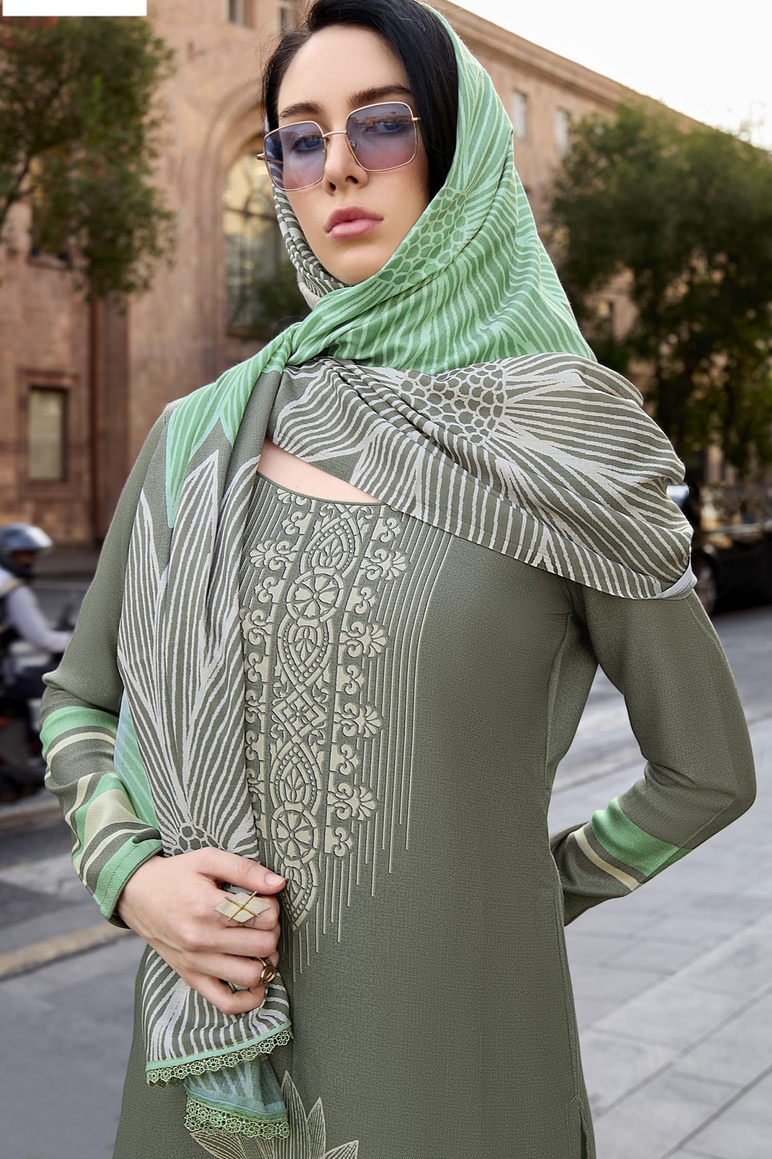 DRAVINAM Trends Women's Digital Printed Fancy Twill Wool Pashmina Winter Wear Zardosi Handwork Unstitch Salwar Suit Dress Material with Printed Shawl Dupatta