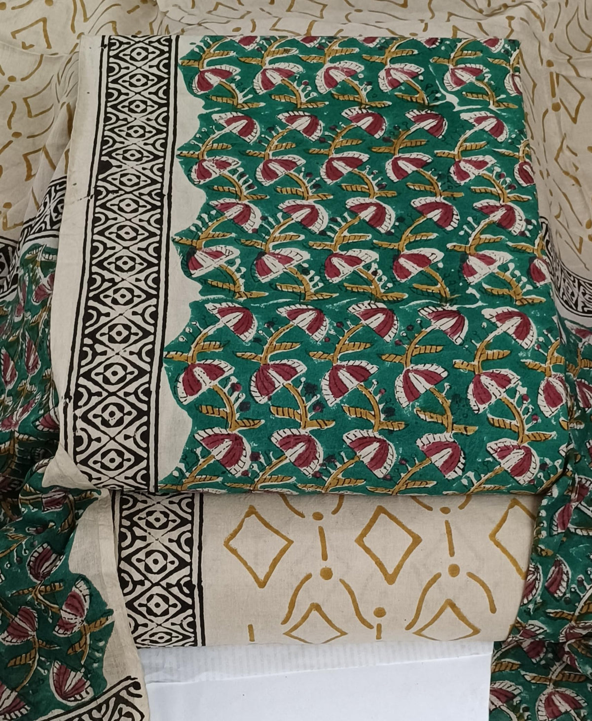 DRAVINAM Trends Women's Jaipuri Pure Cotton Handmade Floral Block Bagh Print Unstitched Dress Material Set with Dupatta (Top, Bottom, and Dupatta Fabric)