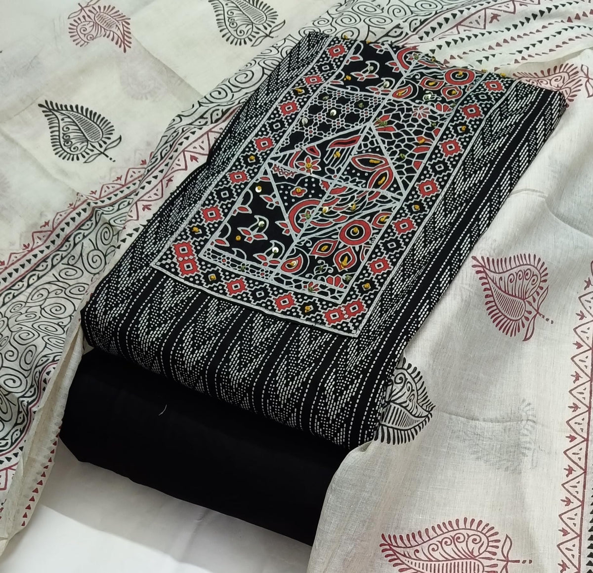 DRAVINAM Trends Women's Cambric Cotton Dress Material | Unstitch Kalamkari Printed Suit Set with Cotton Dupatta