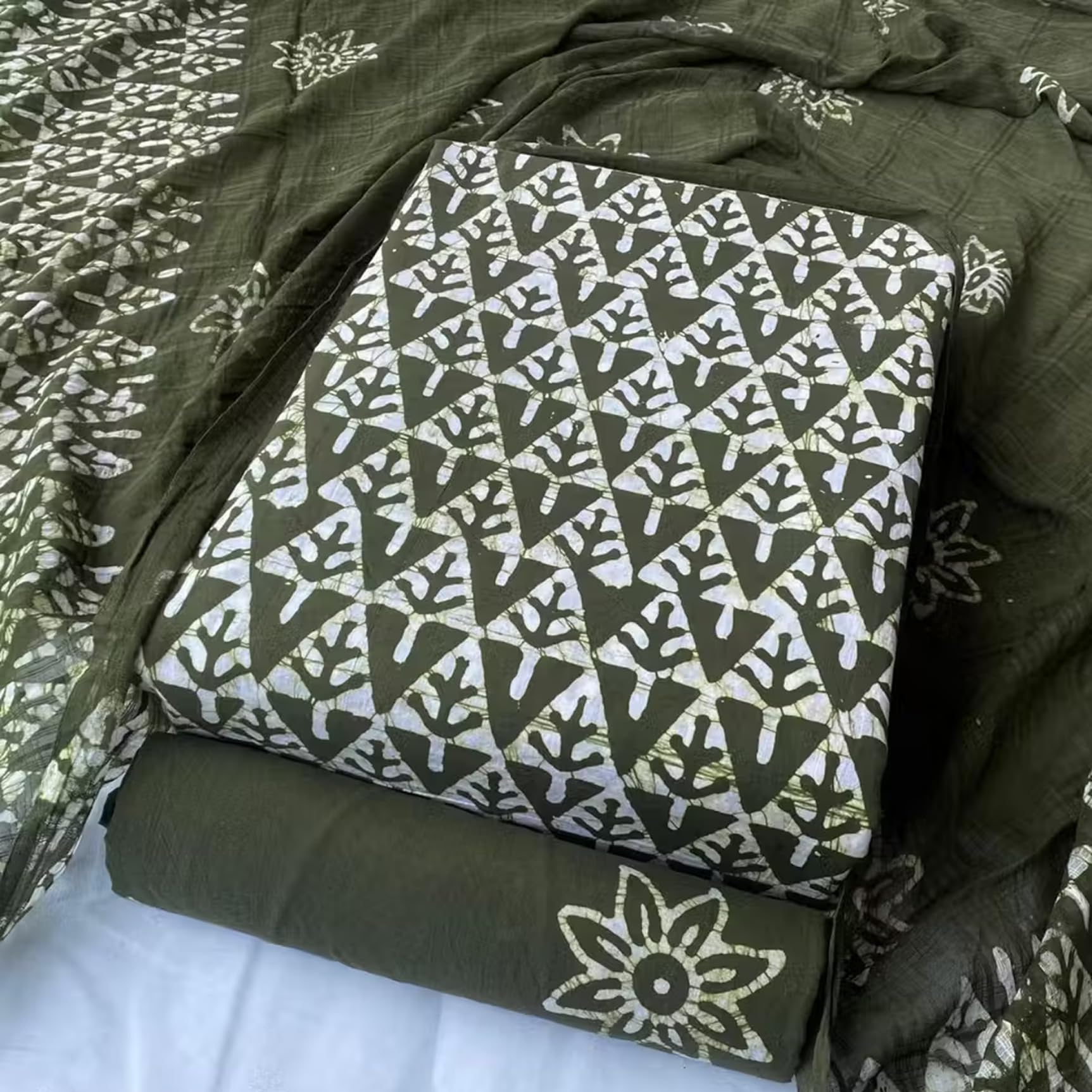 DRAVINAM Trends Unstitched Jaipuri Handmade Wax Batik Print Soft Cotton Dress Material with Dupatta