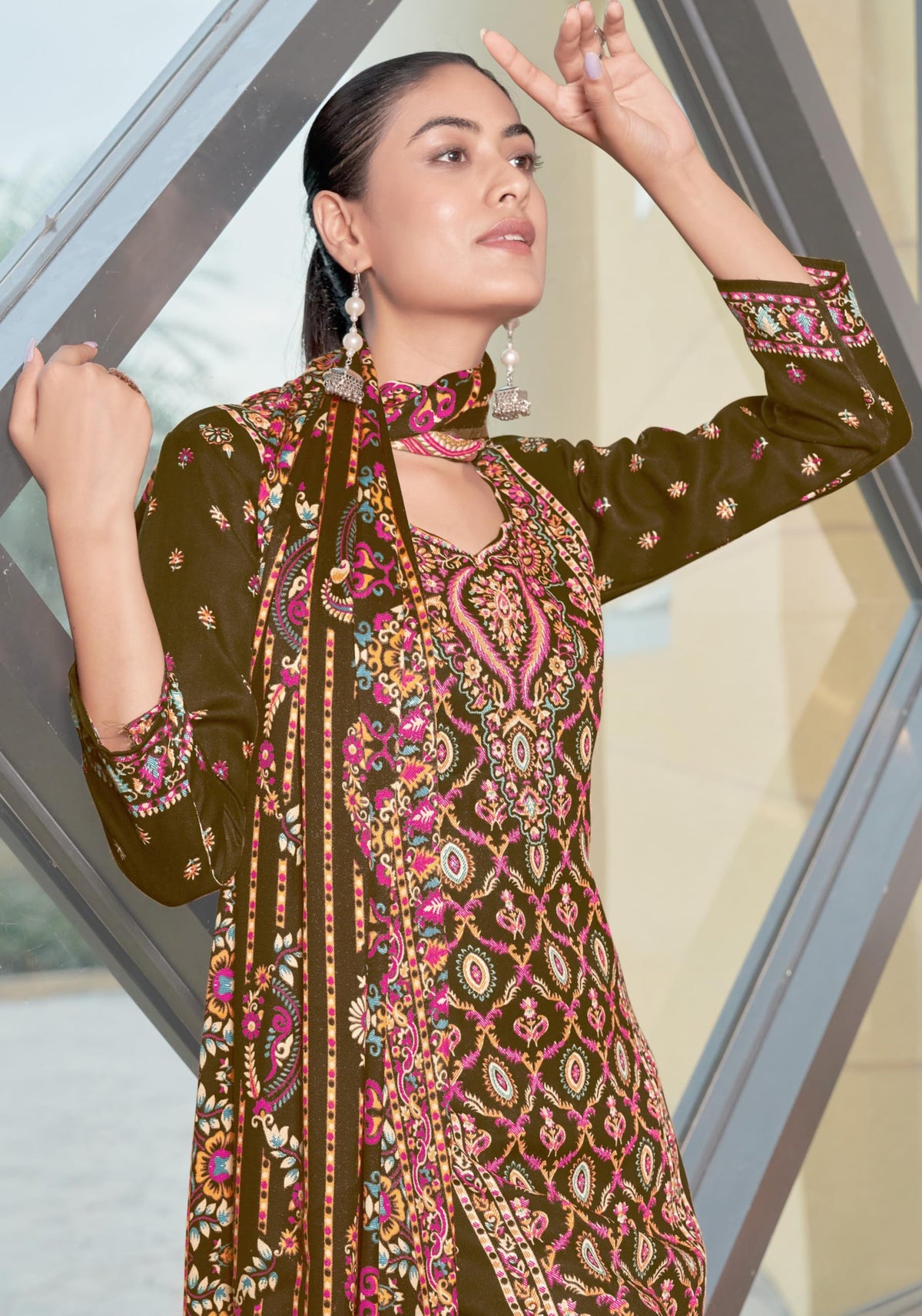 DRAVINAM Trends Women's Printed Woolen Pashmina Unstitch Salwar Suit Dress Material with Printed Woolen Warm Shawl Dupatta