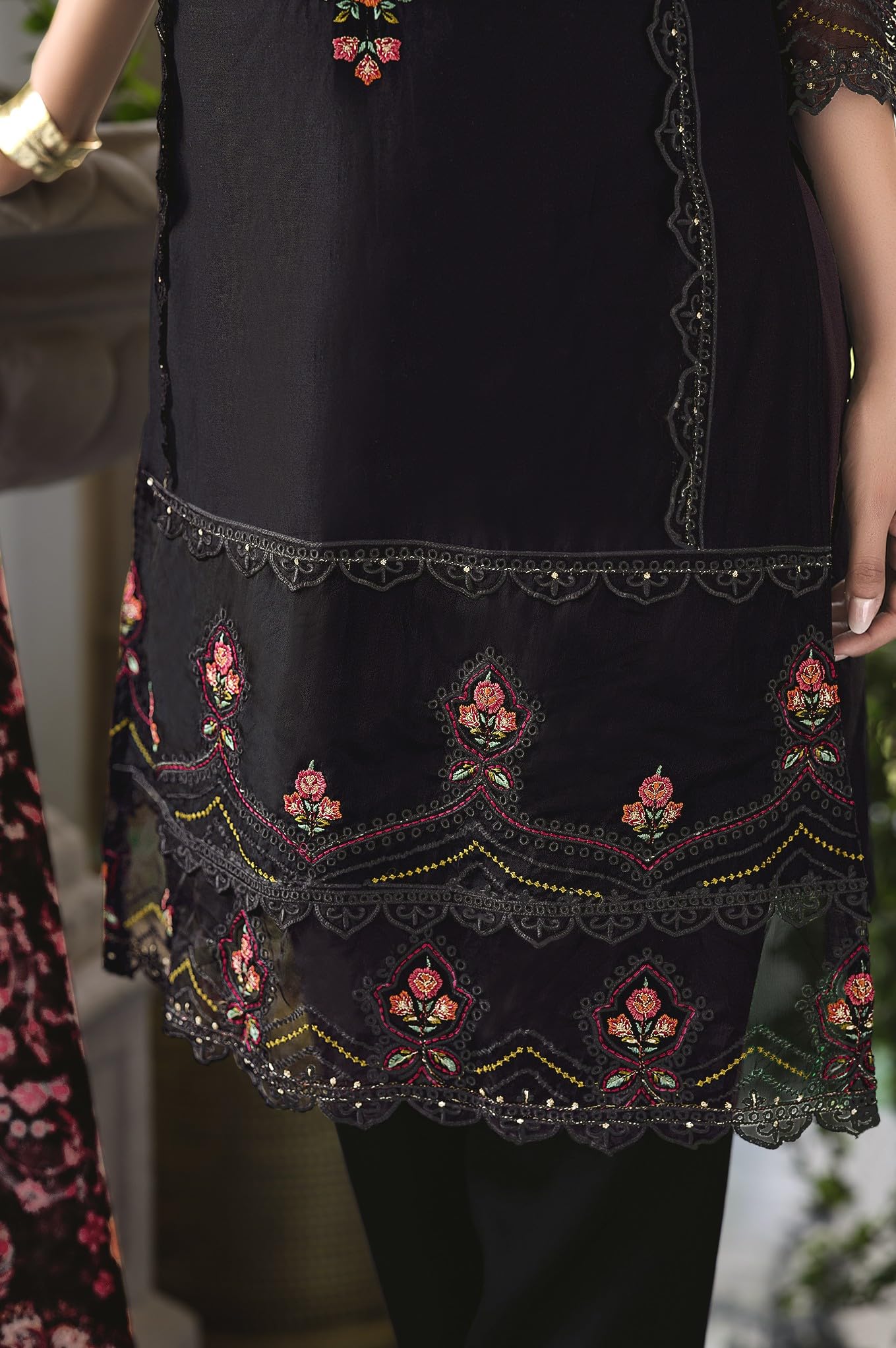 DRAVINAM Trends Women's Unstitched Lawn Cotton Karachi Embroidered Suit Material - Lawn Cotton Heavy Karachi Embroidered Shirt with Heavy Daman Work II Cotton Bottoms II Cotton Digital Printed Dupatta