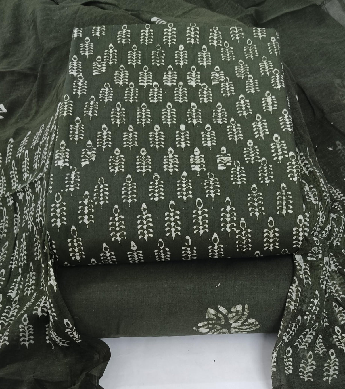 DRAVINAM Trends Unstitched Jaipuri Handmade Wax Batik Print Soft Cotton Dress Material with Dupatta