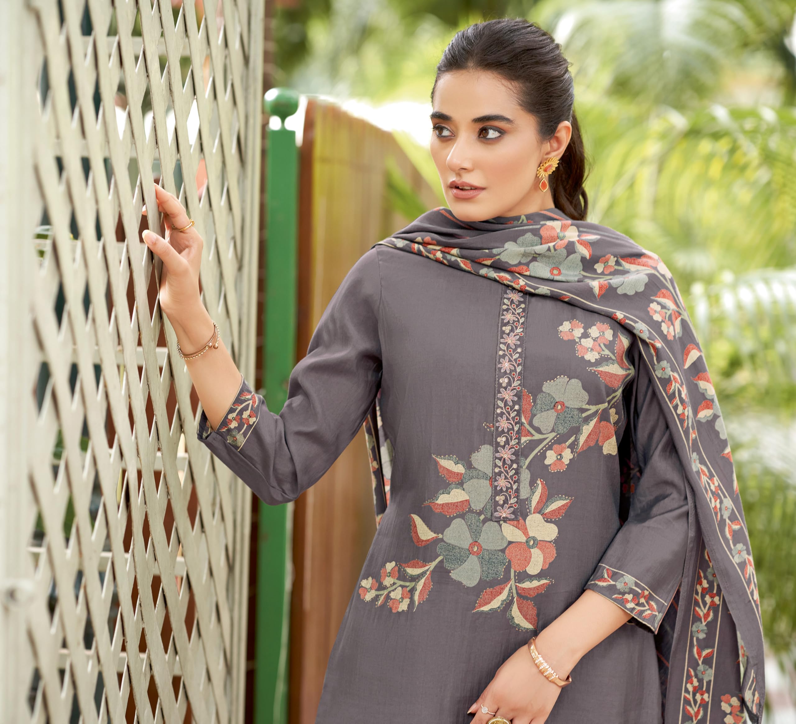 DRAVINAM Trends Women's Unstitched Salwar Suit Dress Material Modal Silk Discharge Foil Print Embroidered Kameez Plain Unstitched Bottoms and Modal Silk Discharge Foil Print Dupatta
