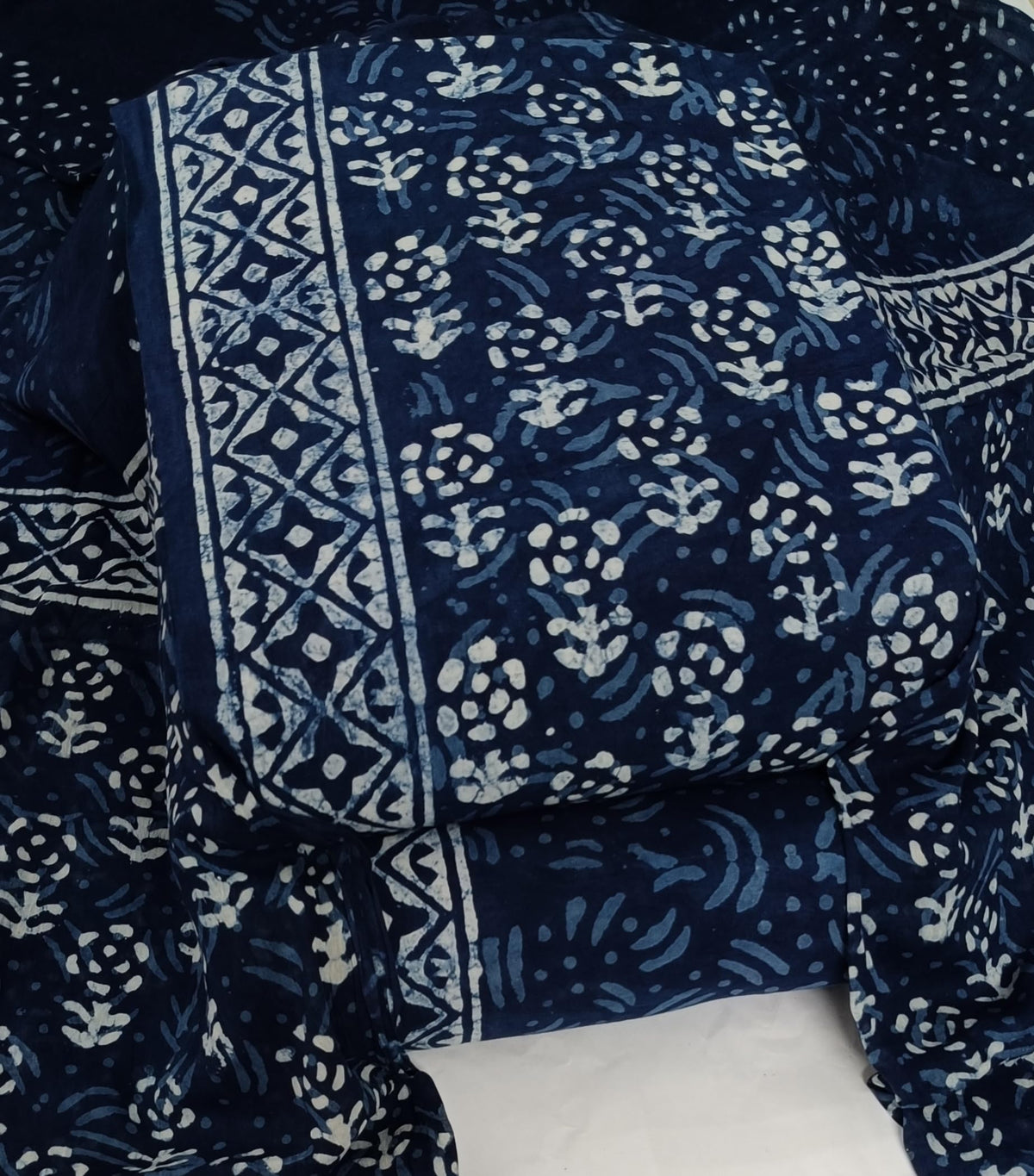 DRAVINAM Trends Hand Block Print Sanganeri Cambric Unstitched Cotton Suit Dress Material for Women with Mulmul Cotton Hand Printed Dupatta