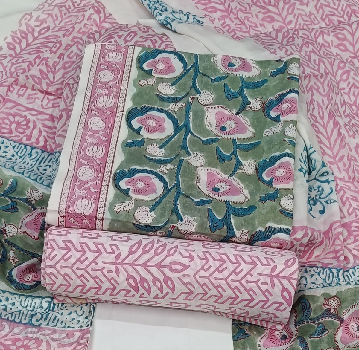 DRAVINAM Trends Hand Block Print Sanganeri Cambric Unstitched Cotton Suit Dress Material for Women with Mulmul Cotton Hand Printed Dupatta