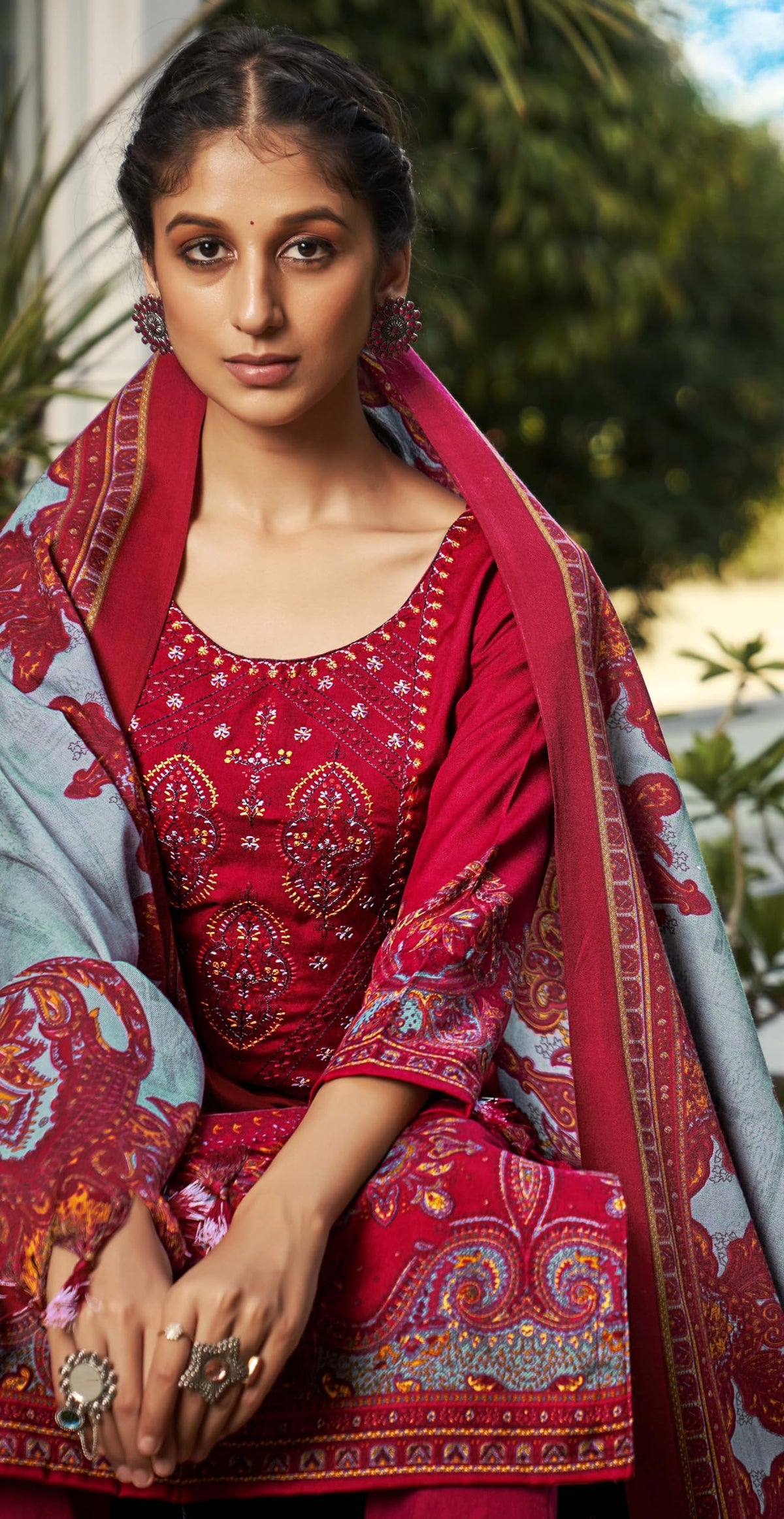 DRAVINAM Trends Women's Premium Pashmina Spun Embroidered Unstitched Salwar Suit Winter Dress Material with Pashmina Spun Shawl