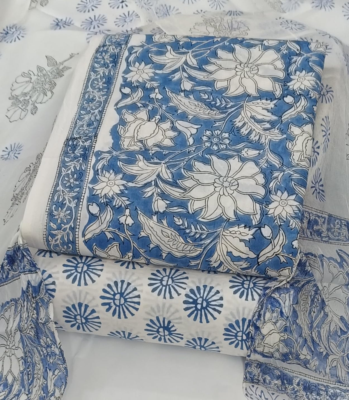 DRAVINAM Trends Hand Block Print Pure Cambric Cotton Unstitched Suit Material with Chiffon Hand Printed Dupatta