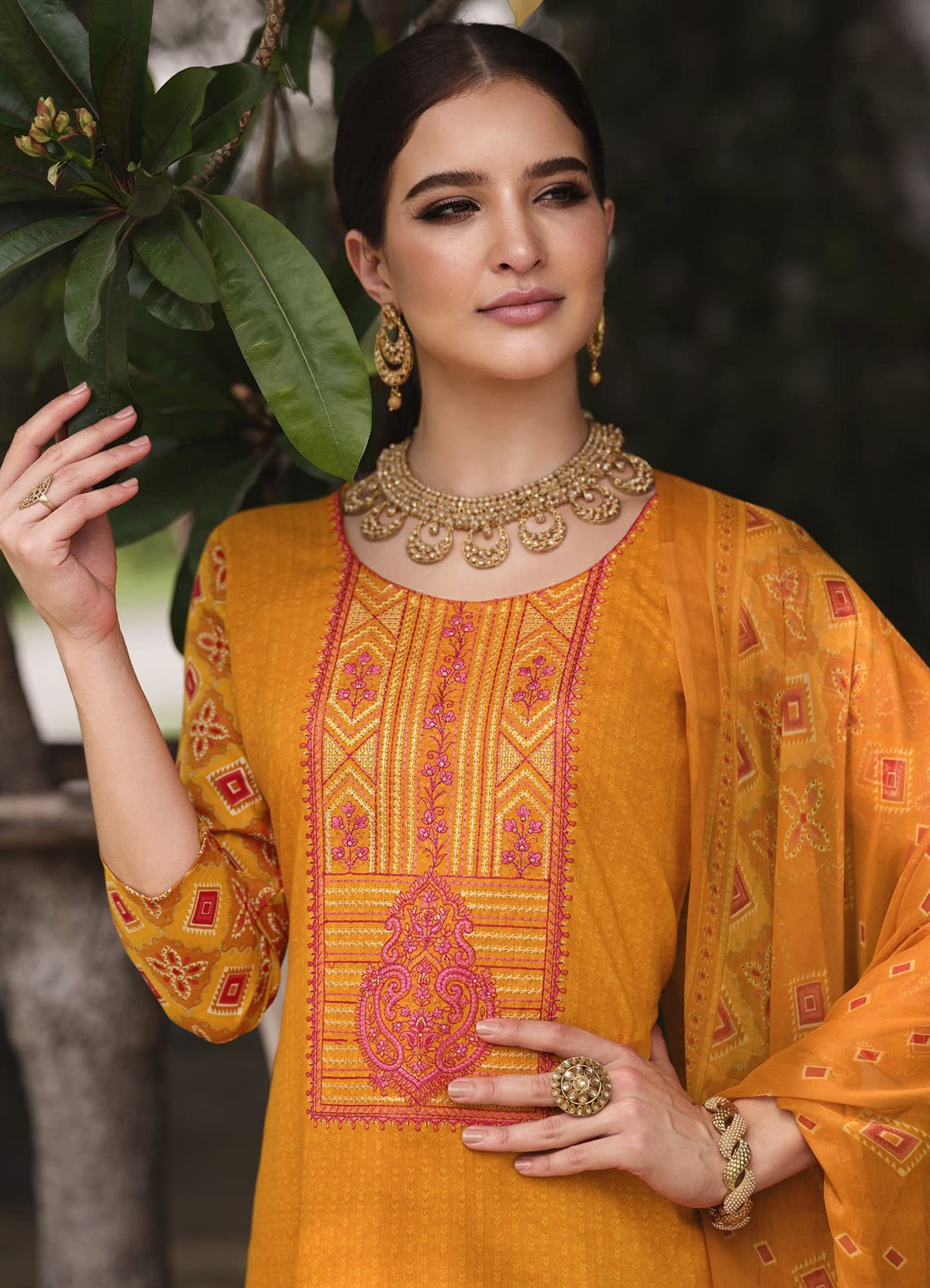 DRAVINAM Trends Unstitched Printed Embroidered Rayon Salwar Suits Set with Chiffon Dupatta (Green)