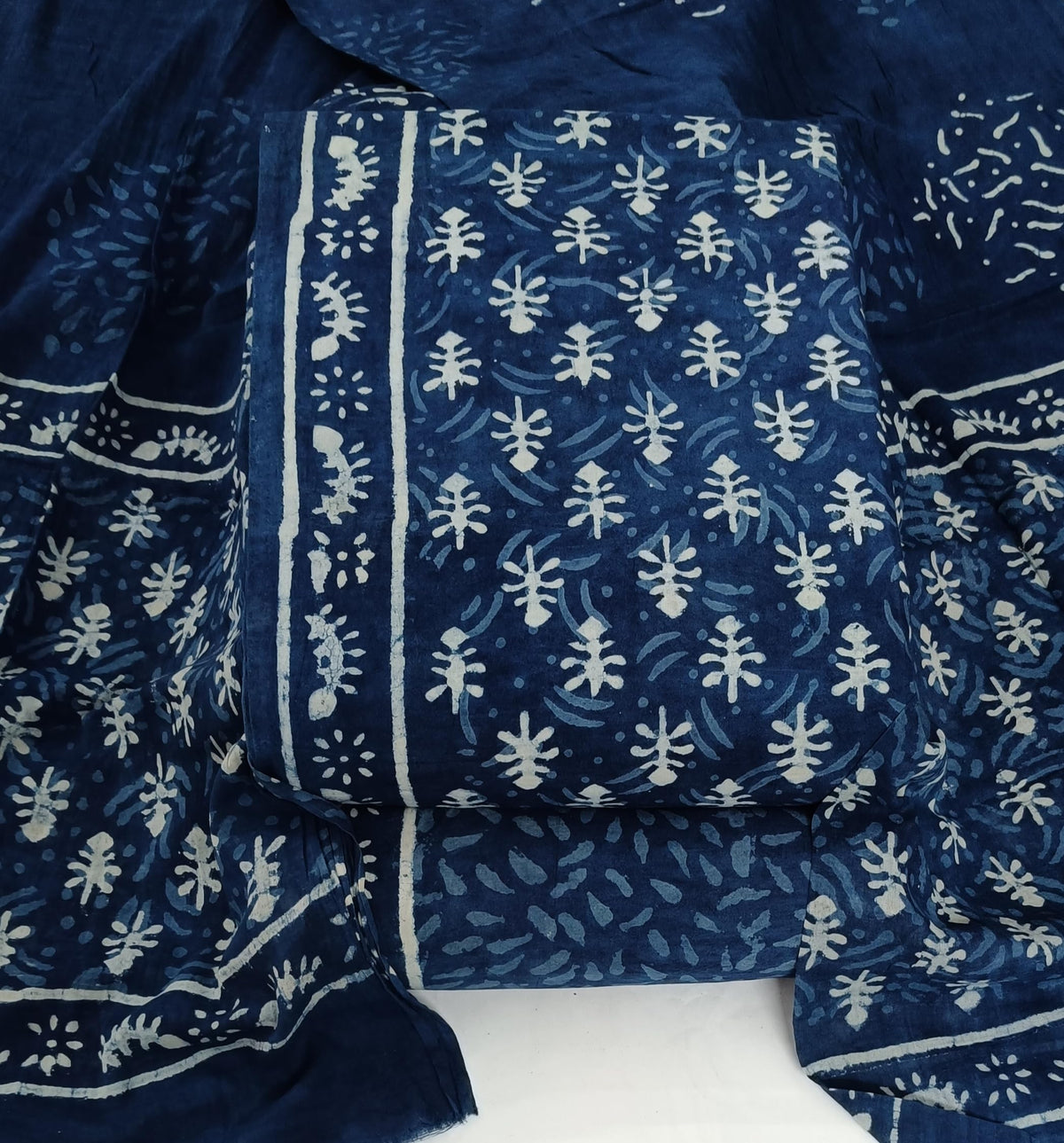 DRAVINAM Trends Hand Block Print Jaipuri Cambric Unstitched Cotton Suit Dress Material for Women with Mulmul Cotton Hand Printed Dupatta