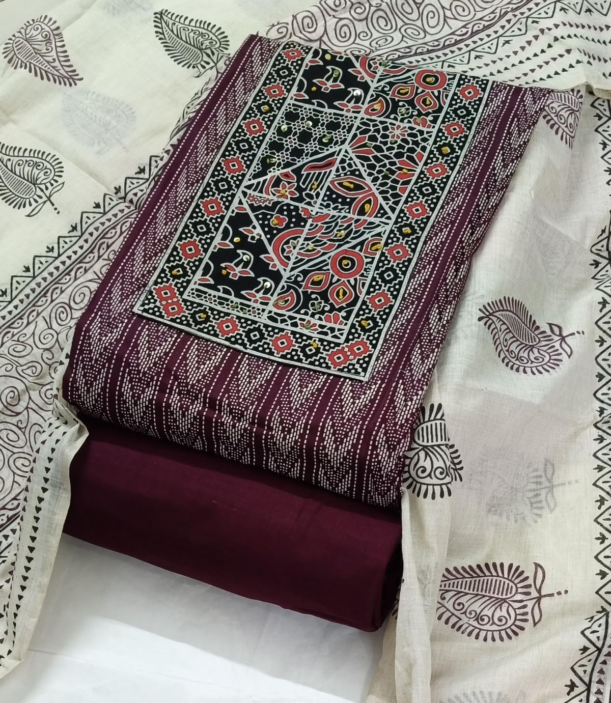 DRAVINAM Trends Women's Cambric Cotton Dress Material | Unstitch Kalamkari Printed Suit Set with Cotton Dupatta