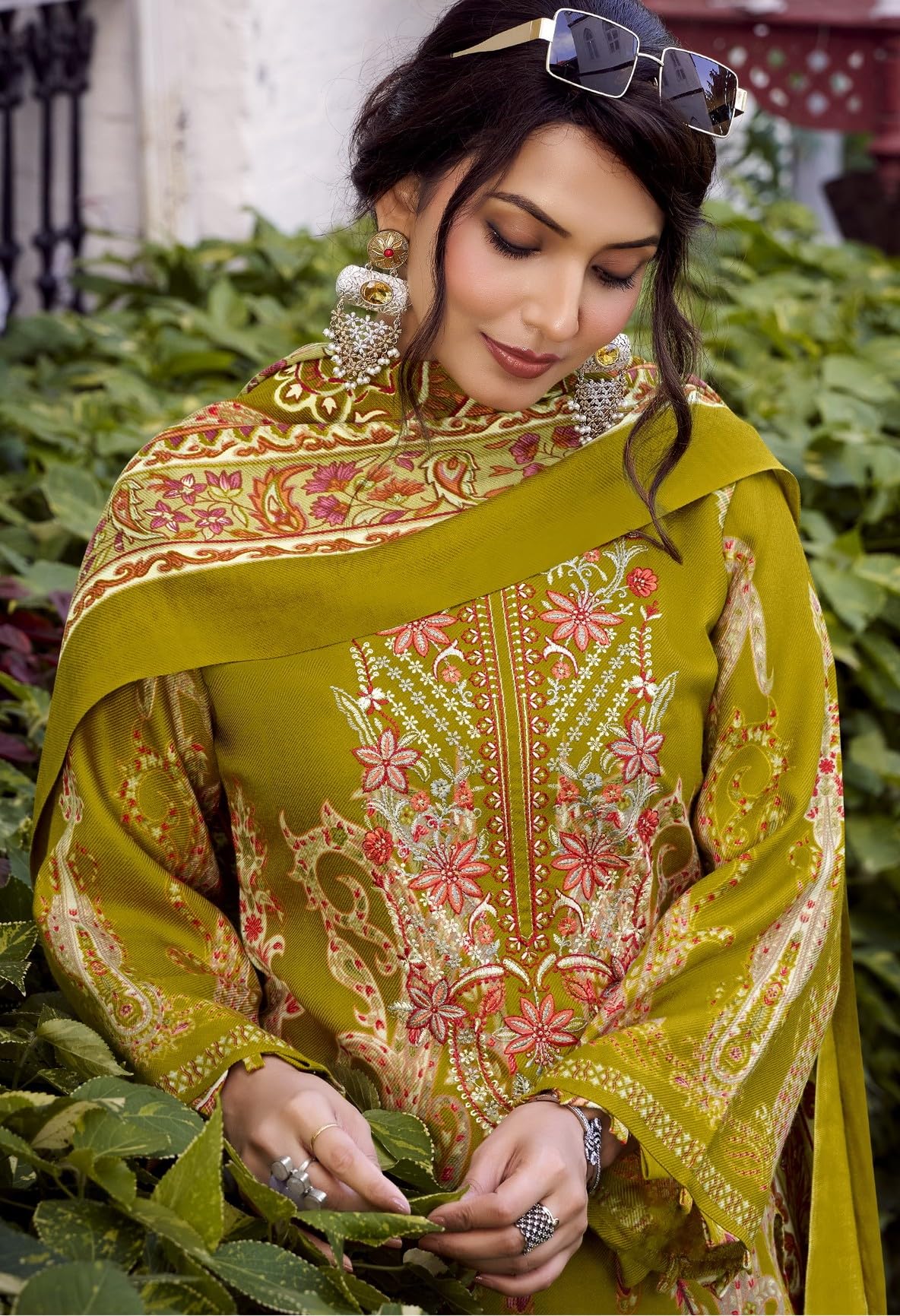 DRAVINAM Trends Women's winter wear unstitched embroidered Woollen Pashmina Suit Dress Material with Pashmina Printed Shawl Dupatta