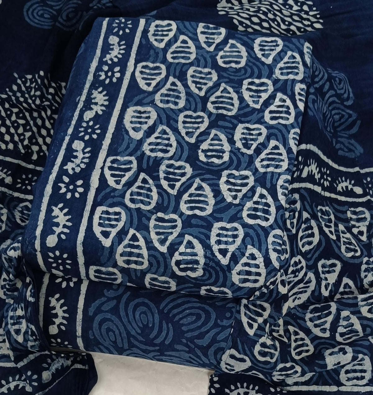 DRAVINAM Trends Hand Block Print Sanganeri Cambric Unstitched Cotton Suit Dress Material for Women with Mulmul Cotton Hand Printed Dupatta