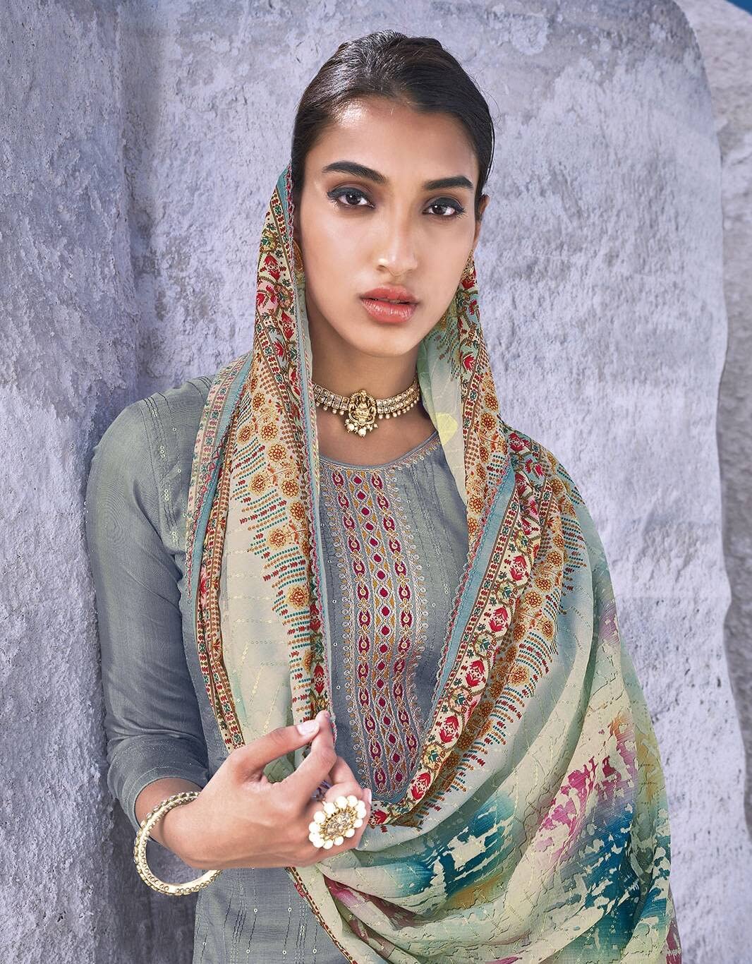 DRAVINAM Trends Women's Pure Musline Embroidery work Unstitched Salwar Suit Material with Pure Muslin Digital Print Sequence work Dupatta (Free size_Grey)