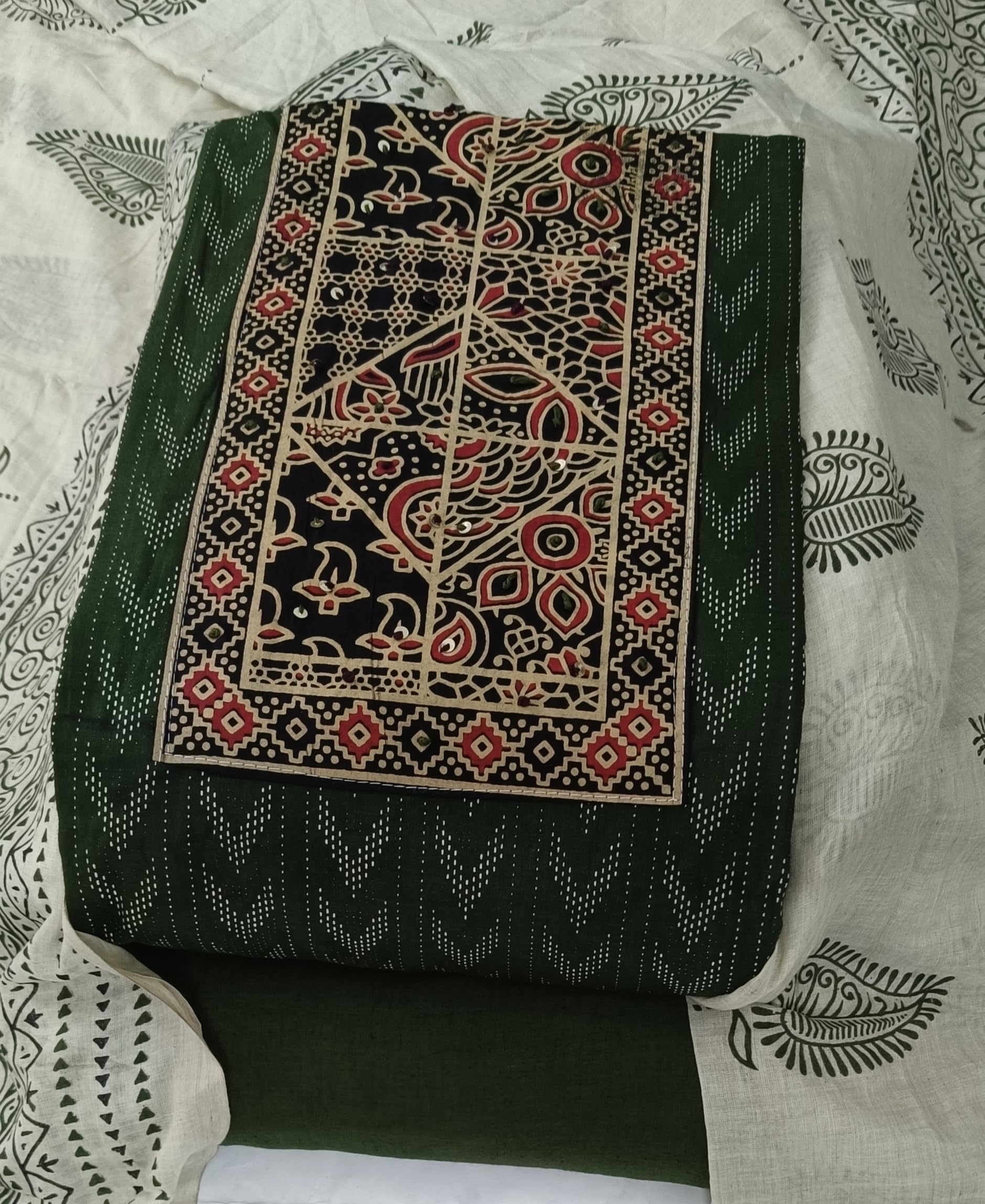 DRAVINAM Trends Women's Cambric Cotton Dress Material | Unstitch Kalamkari Printed Suit Set with Cotton Dupatta
