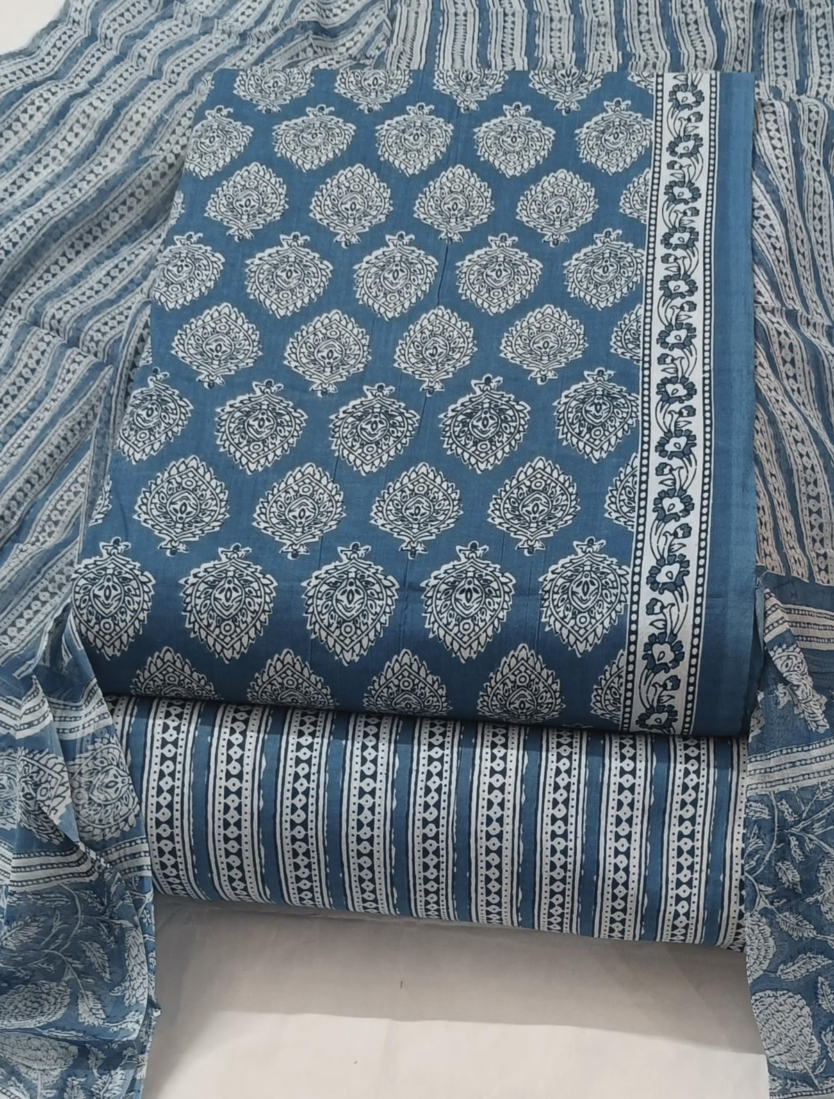 DRAVINAM Trends Jaipuri Printed Pure Cambric Unstitched Cotton Suit Dress Material with Chiffon Printed Dupatta