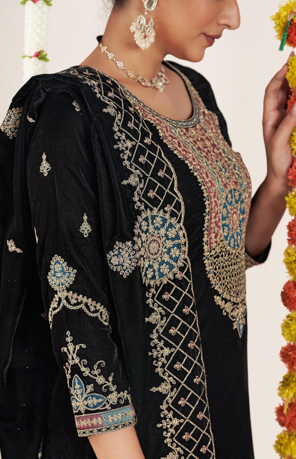 DRAVINAM Trends Women's Unstitch Premium Velvet Fancy Embroidery Winter Wear Salwar Suit Material With Unstitch Bottoms and Piping Dupatta