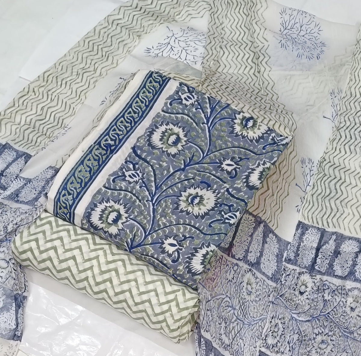DRAVINAM Trends Hand Block Print Cambric Cotton Unstitched Salwar Suit Set for Women with Pure Chiffon Hand Printed Dupatta