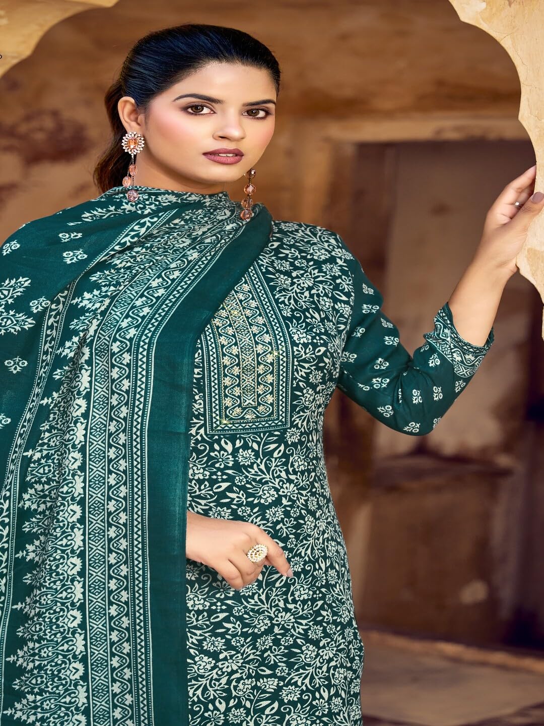 DRAVINAM Trends Women's Printed Pashmina Kani Unstitch Salwar Suit Dress Material with Siroski work and Printed Twill Pashmina Warm Shawl Dupatta