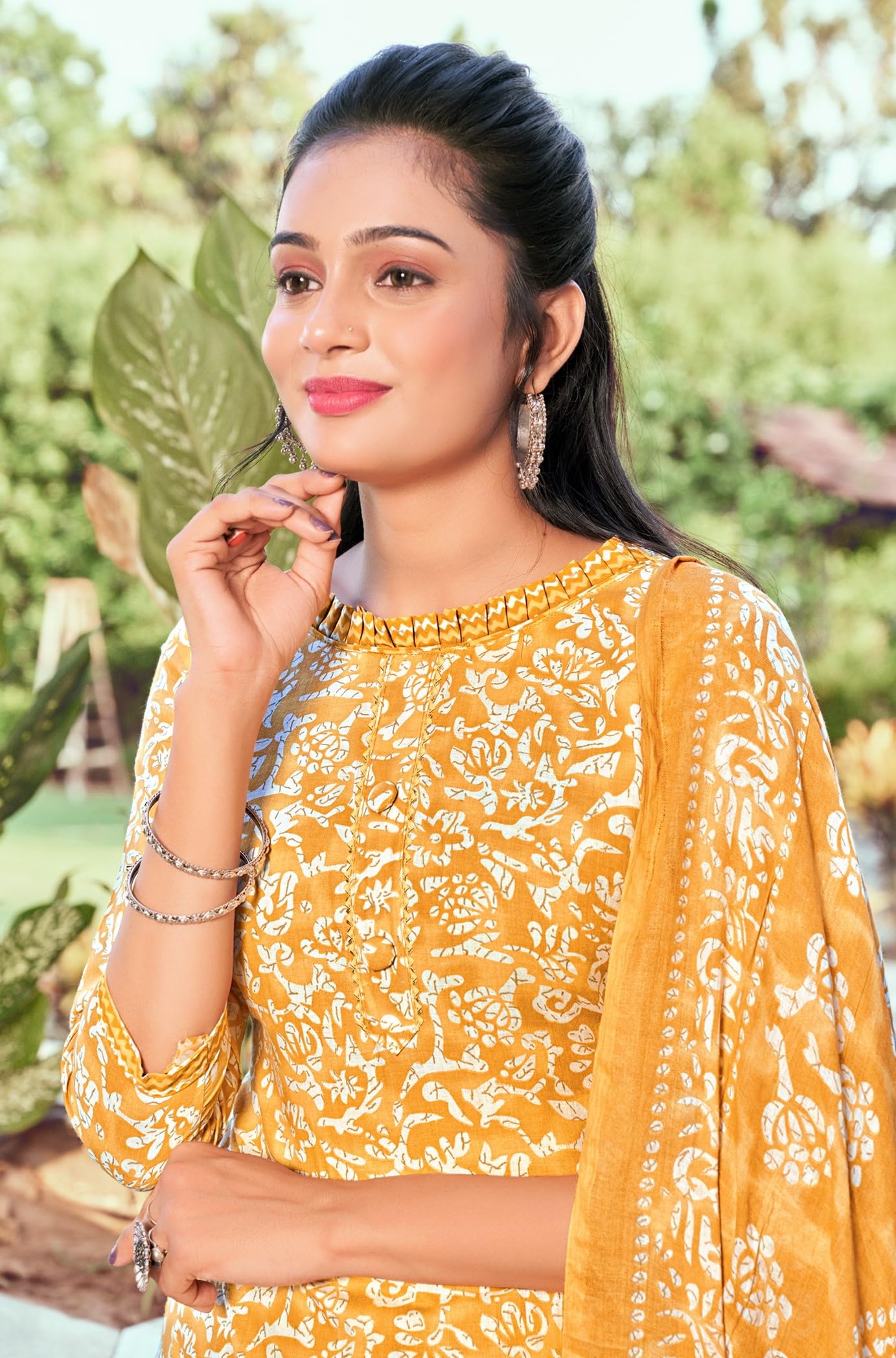 DRAVINAM Trends Women's Pure Cotton Batik Printed Unstitiched Salwar Suit Dress Material with Cotton Printed Dupatta (Grey)