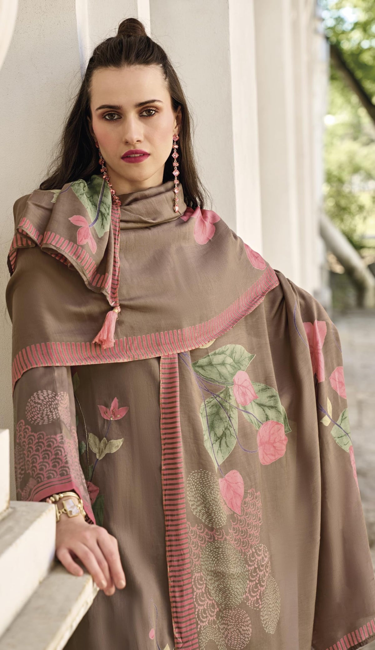 DRAVINAM Trends Women's Unstitched Salwar Suit Dress Material II Pure Jaam Silk Digital Print Hand Embroidered Kameez II Plain Unstitched Bottoms II Maslin Zari Bordered Dupatta