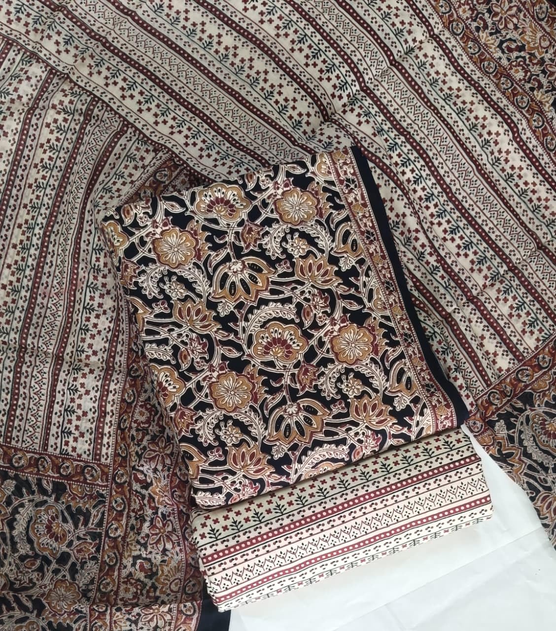 DRAVINAM Trends Jaipuri Print Cambric Cotton Unstitched Salwar Suit Dress Material for Women with Mulmul Cotton Dupatta
