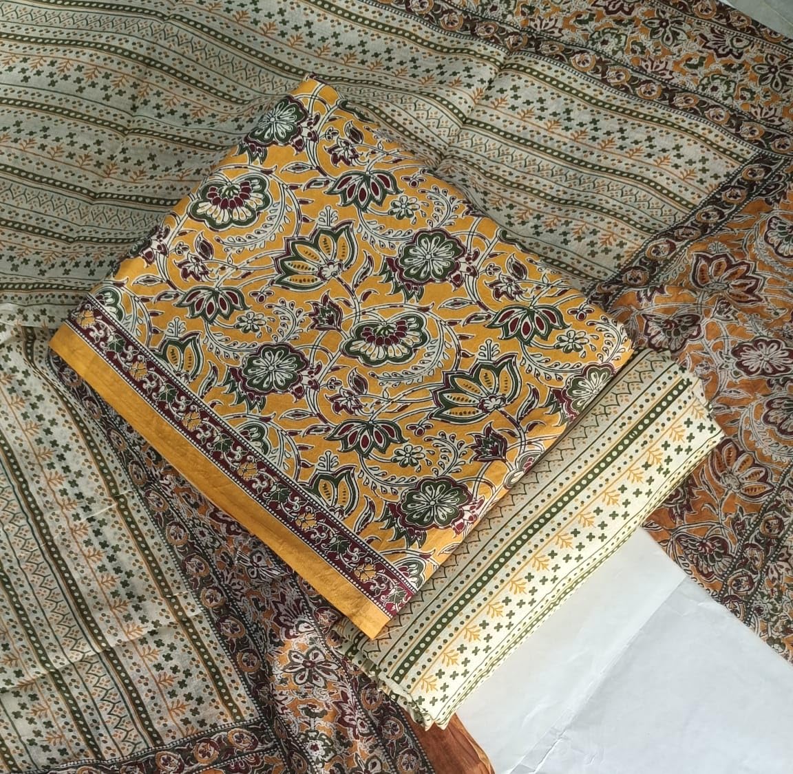 DRAVINAM Trends Jaipuri Print Cambric Cotton Unstitched Salwar Suit Dress Material for Women with Mulmul Cotton Dupatta