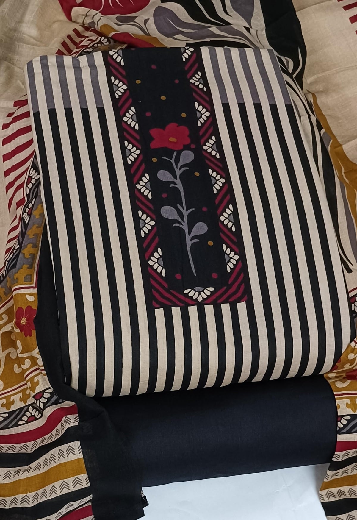 DRAVINAM Trends Women's Handblock Dabu Print Pure Cotton Unstitched Salwar Suit Dress Material with Peacock Motif & Mulmul Dupatta
