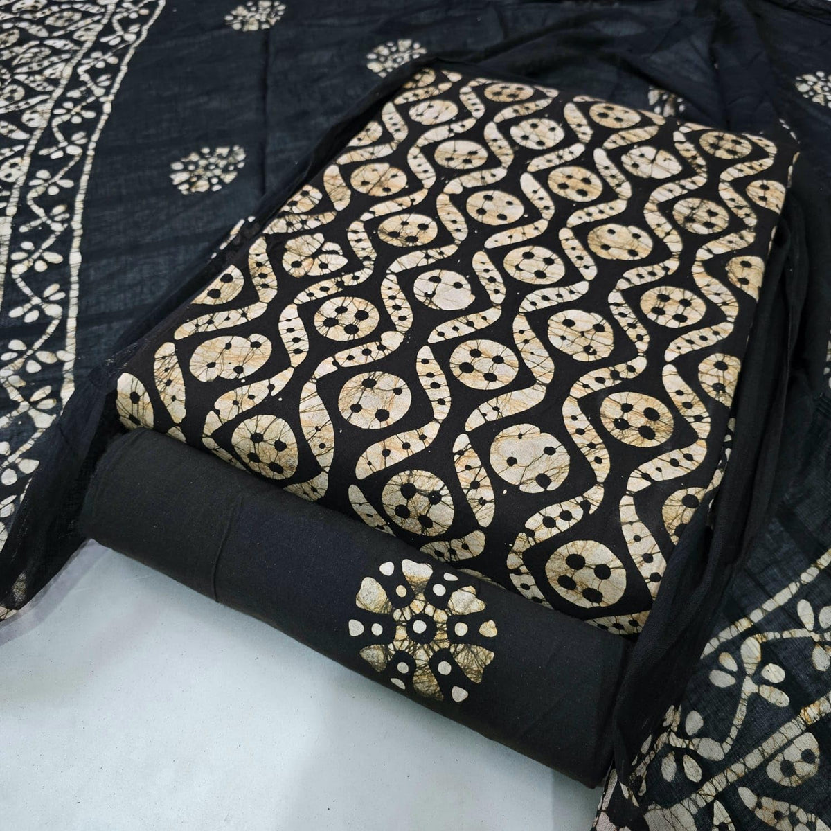 DRAVINAM Trends Unstitched Jaipuri Handmade Wax Batik Print Soft Cotton Dress Material with Dupatta