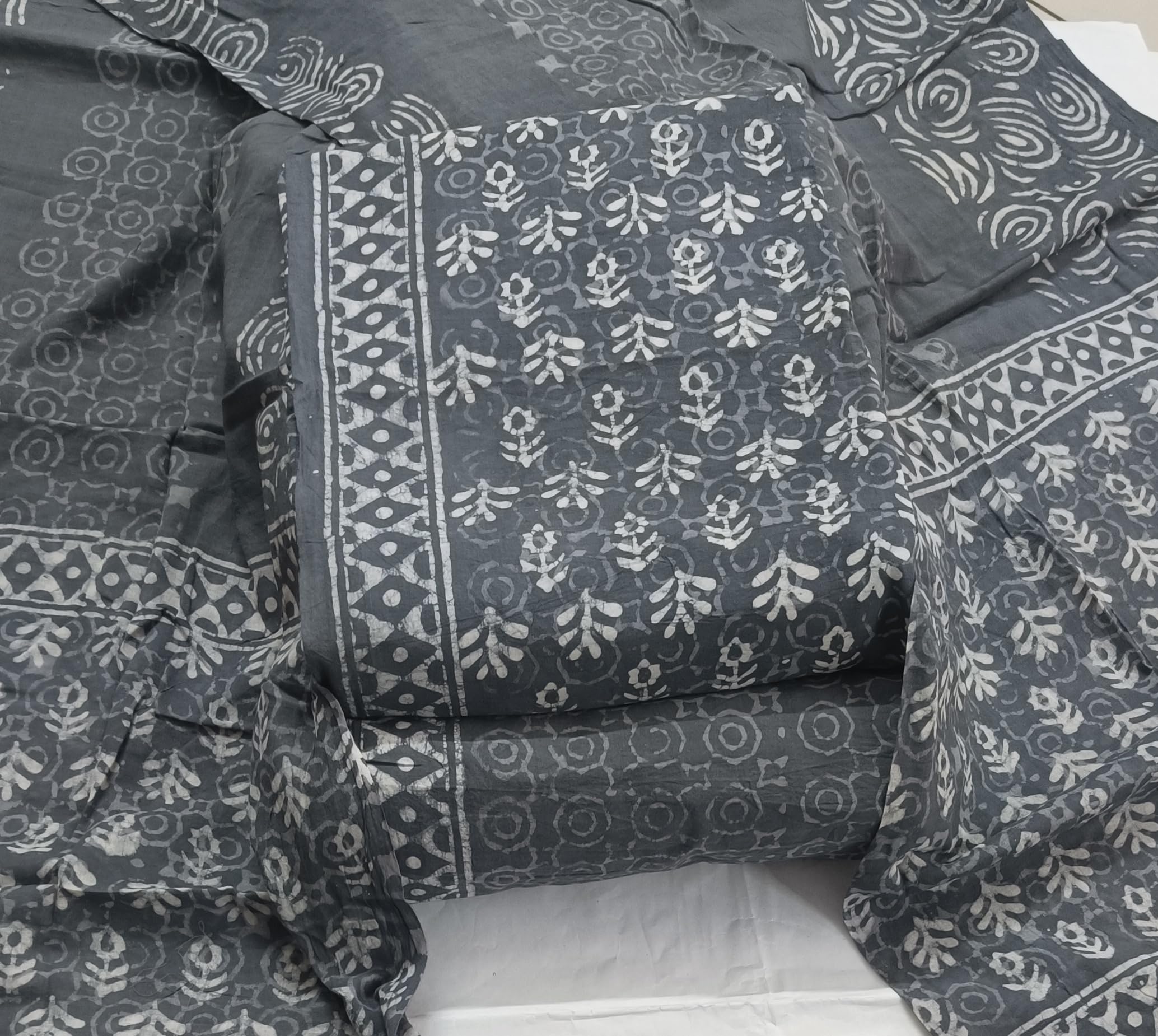 DRAVINAM Trends Hand Block Print Sanganeri Cambric Unstitched Cotton Suit Dress Material for Women with Mulmul Cotton Hand Printed Dupatta