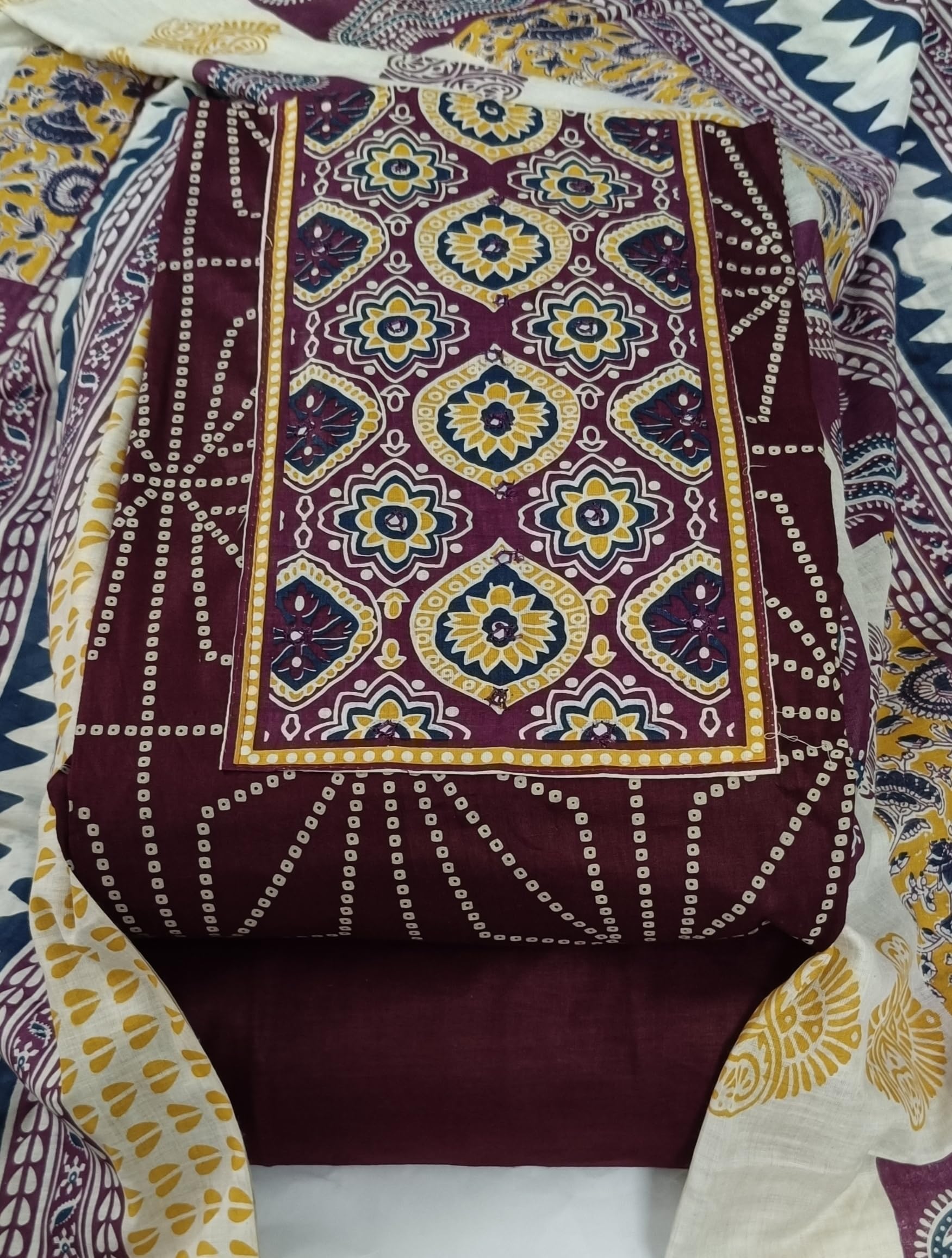 DRAVINAM Trends Women's Cambric Cotton Dress Material | Unstitch Kalamkari Printed Suit Set with Cotton Dupatta