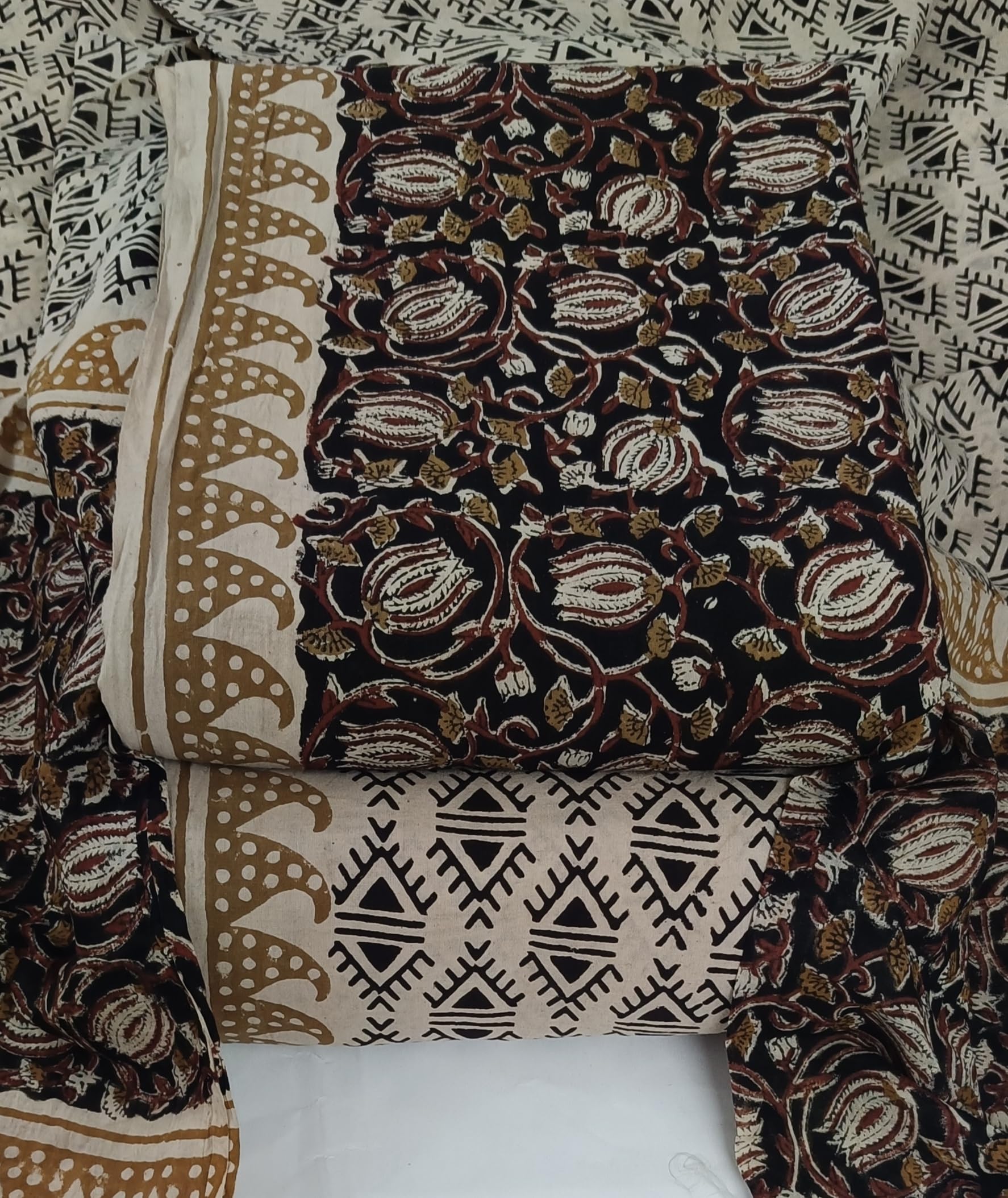 DRAVINAM Trends Women's Jaipuri Pure Cotton Handmade Floral Block Bagh Print Unstitched Dress Material Set with Dupatta (Top, Bottom, and Dupatta Fabric)
