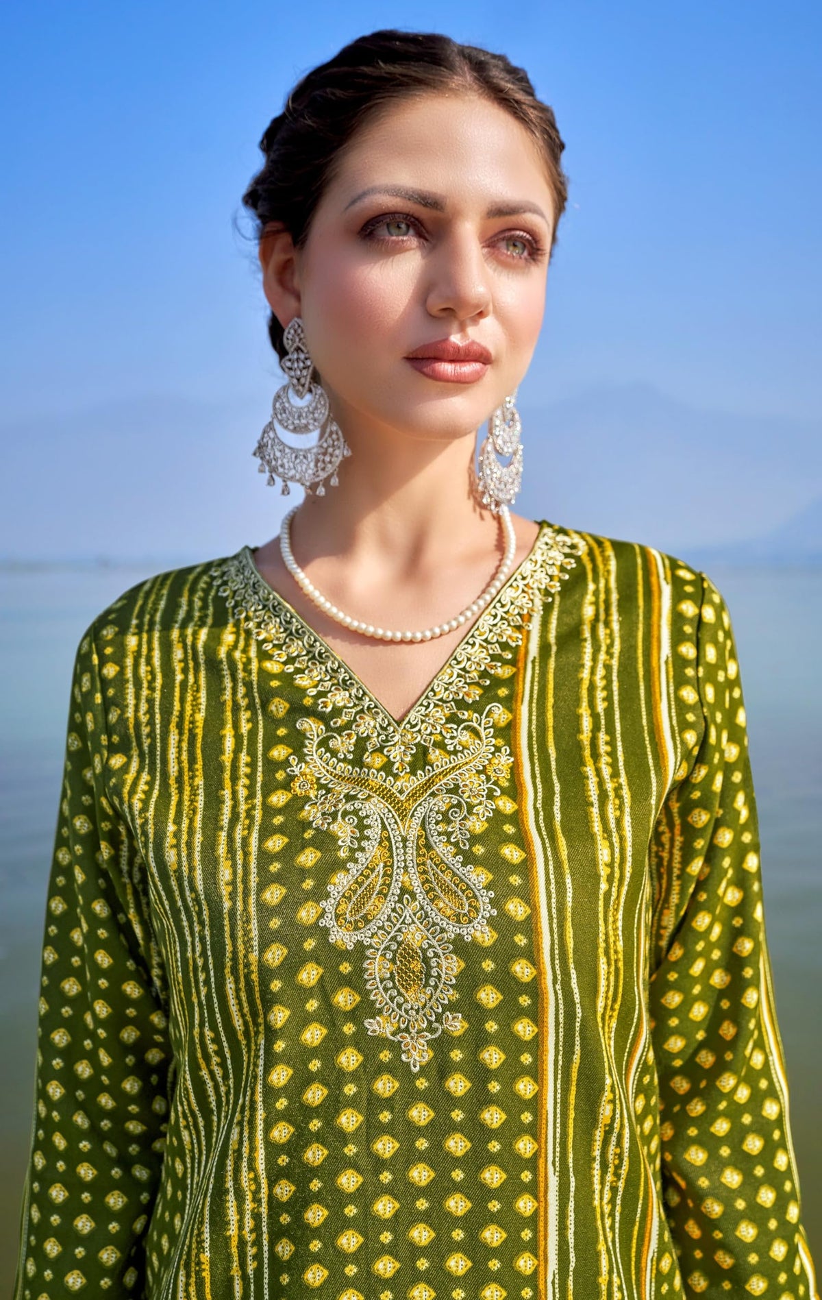 DRAVINAM Trends Women's Pure Pashmina Printed and Embroidered Suit Dress Material with Pure Pashmina Dobby Printed Shawl