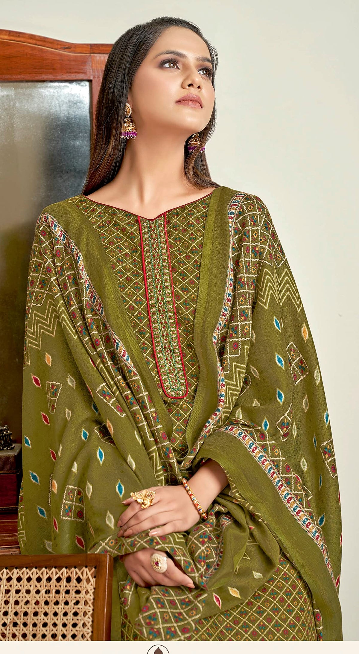 DRAVINAM Trends Women's Unstitched dobby Print Woollen Pashmina Salwar Suit Dress Material with Embroiderywork and Pashmina Printed Shawl Dupatta (Free Size_Green)