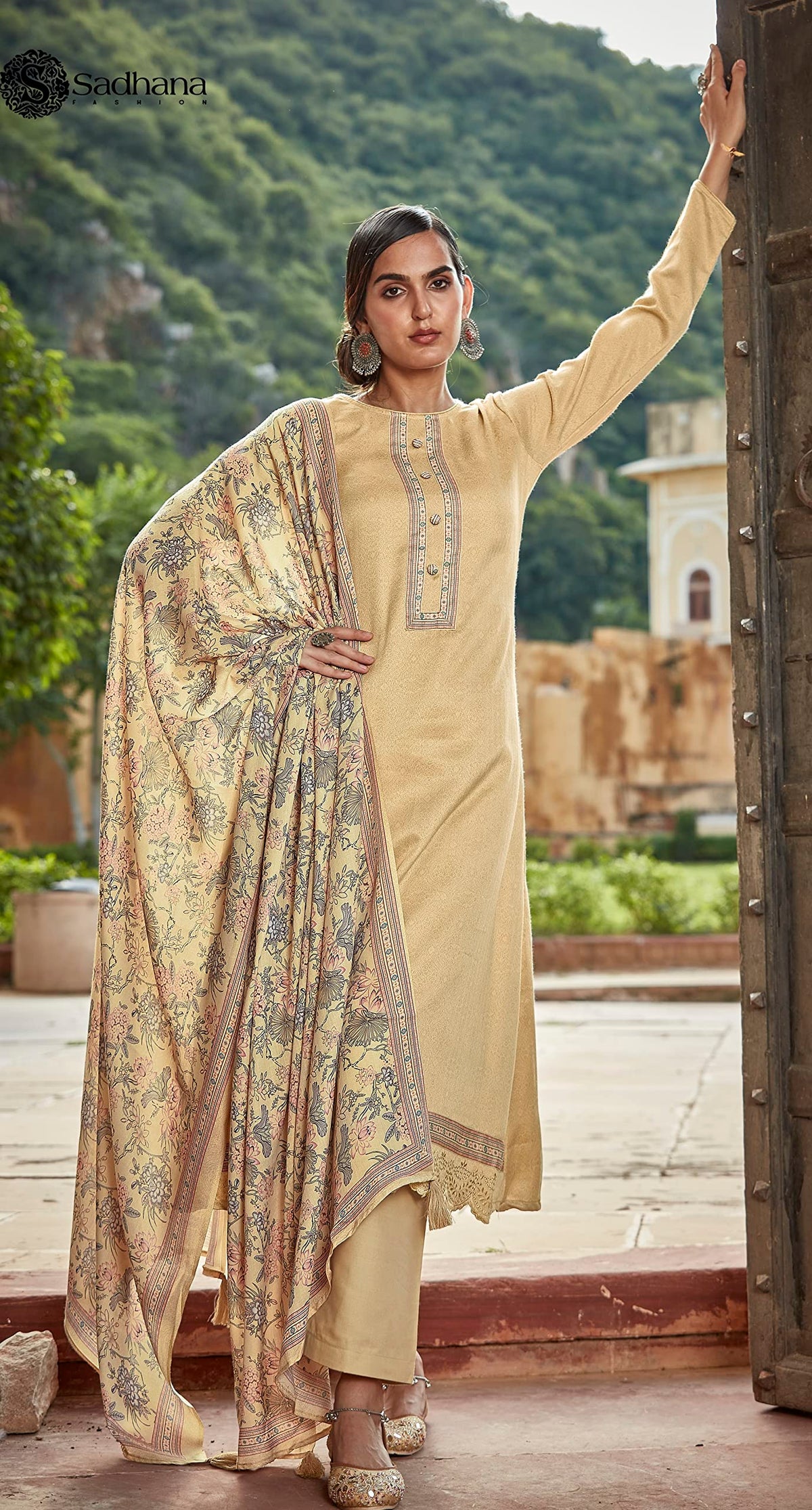 DRAVINAM Trends Women's Unstitched digital Print Embroidered Pure Woollen Pashmina Salwar Suit Dress Material with printed woolen shawl dupatta (Cream)