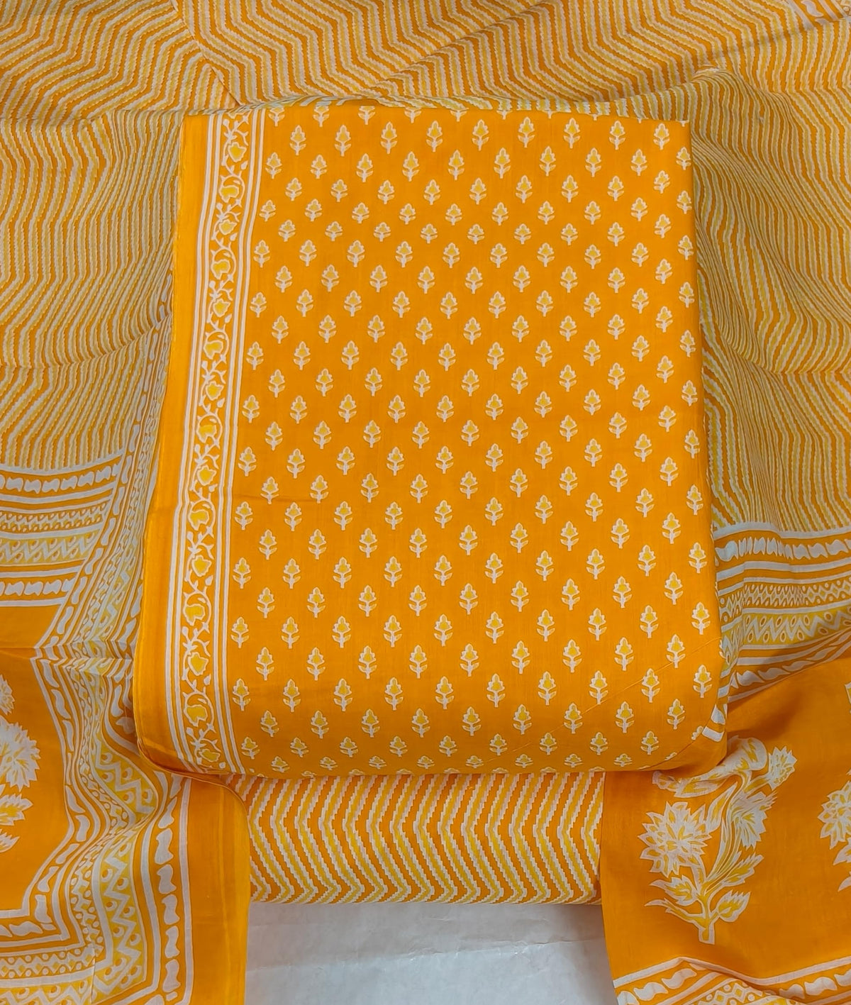 DRAVINAM Trends Jaipuri Print Cambric Cotton Unstitched Salwar Suit Dress Material for Women with Mulmul Cotton Dupatta