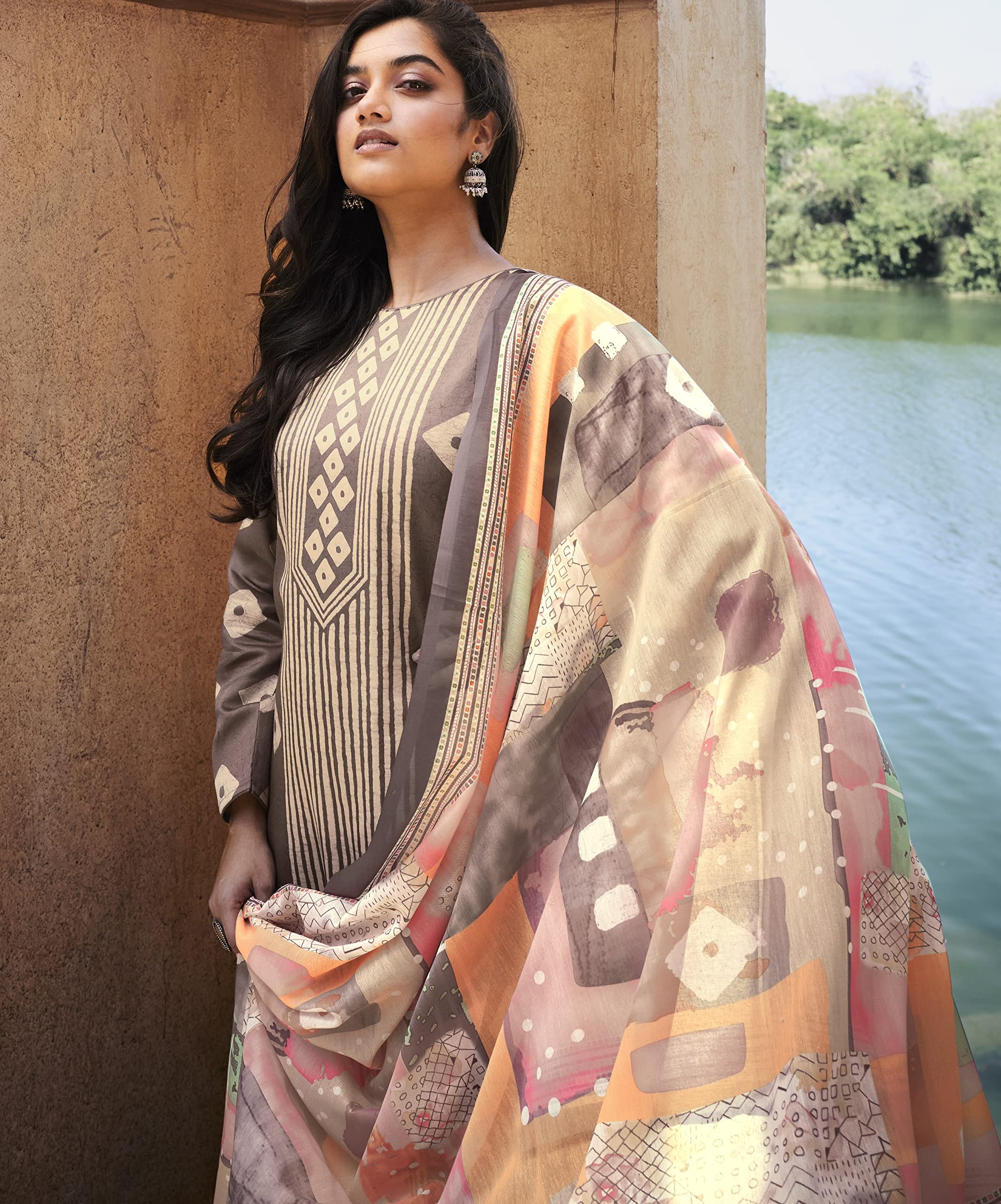 DRAVINAM Trends Women's Embroidered Digital Jaipuri Batik Printed Jam Cotton Unstitch Suit Material with Pure Masline Chunni (Grey)