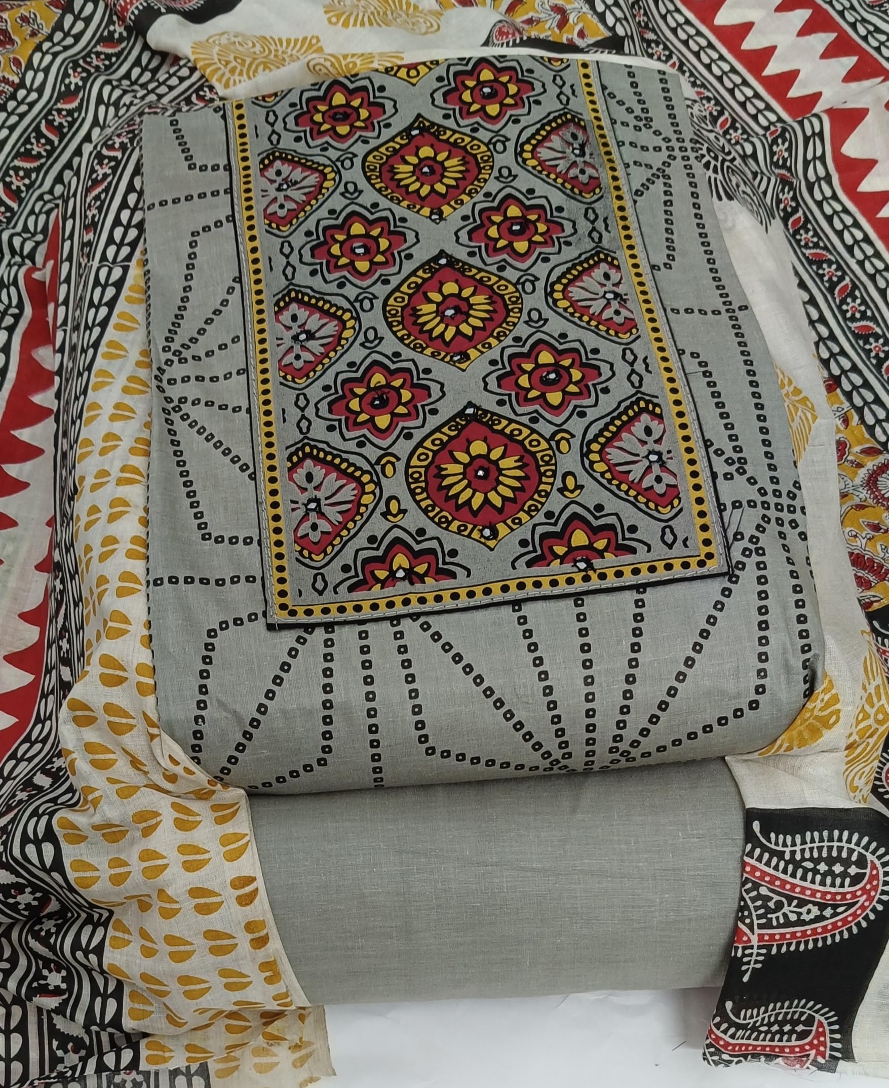 DRAVINAM Trends Women's Cambric Cotton Dress Material | Unstitch Kalamkari Printed Suit Set with Cotton Dupatta