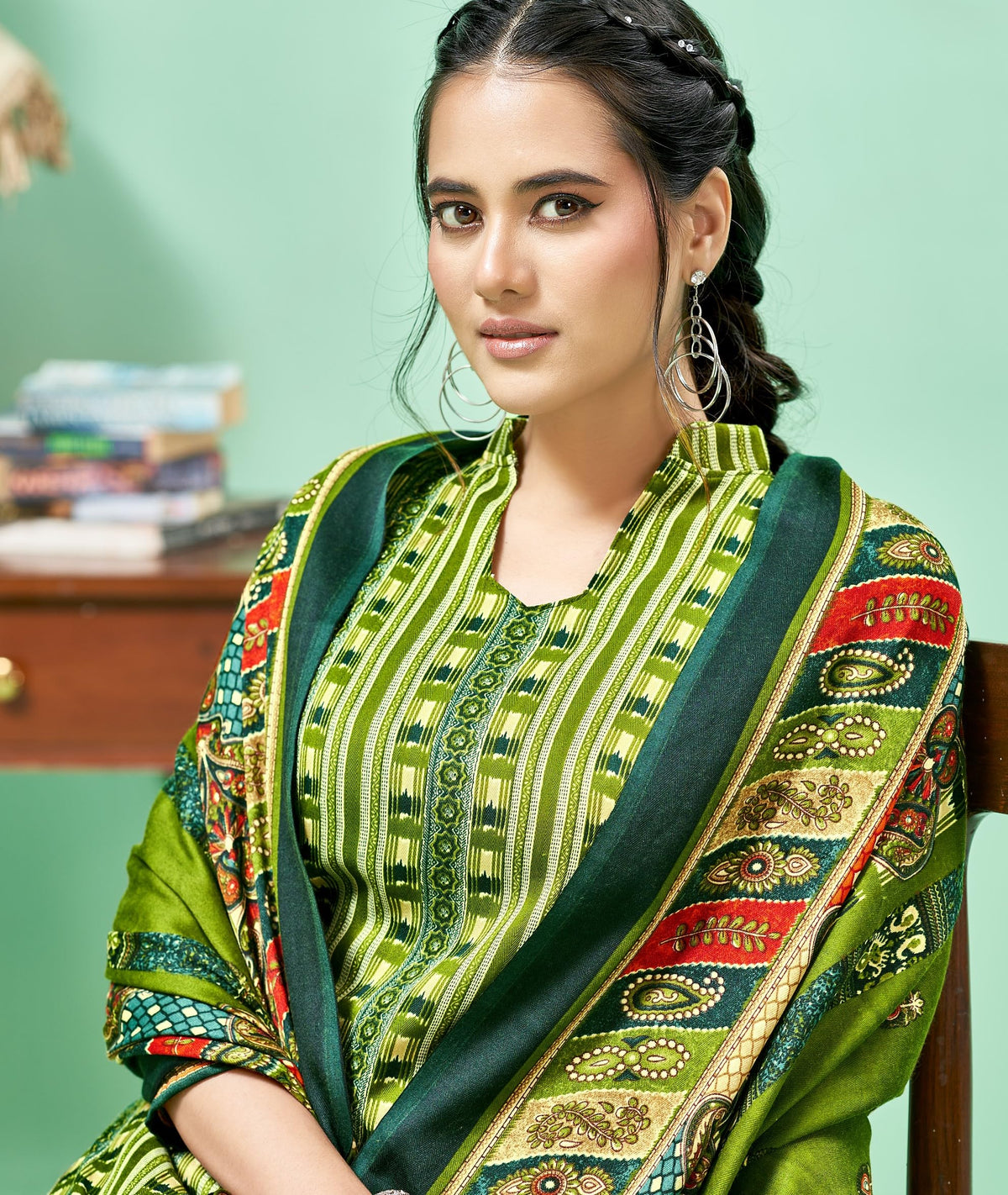 DRAVINAM Trends Women's Printed Woolen Pashmina Unstitch Salwar Suit Dress Material with Printed Woolen Warm Shawl Dupatta