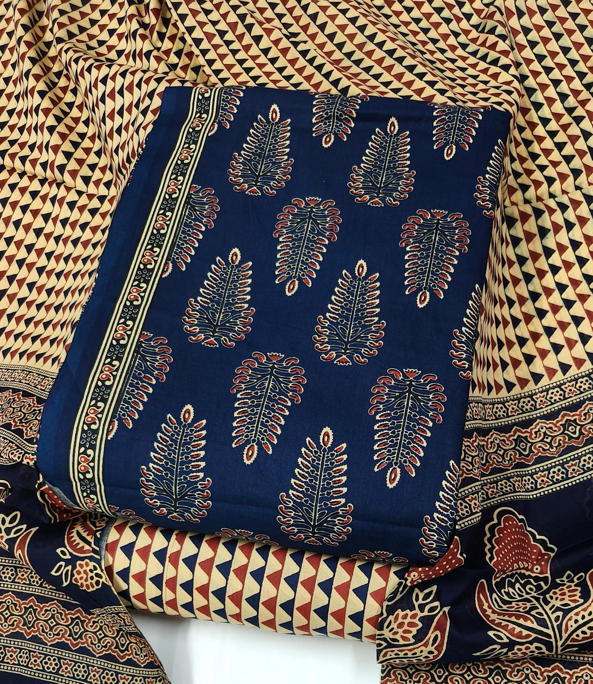 DRAVINAM Trends Jaipuri Print Cambric Cotton Unstitched Salwar Suit Dress Material for Women with Mulmul Cotton Dupatta