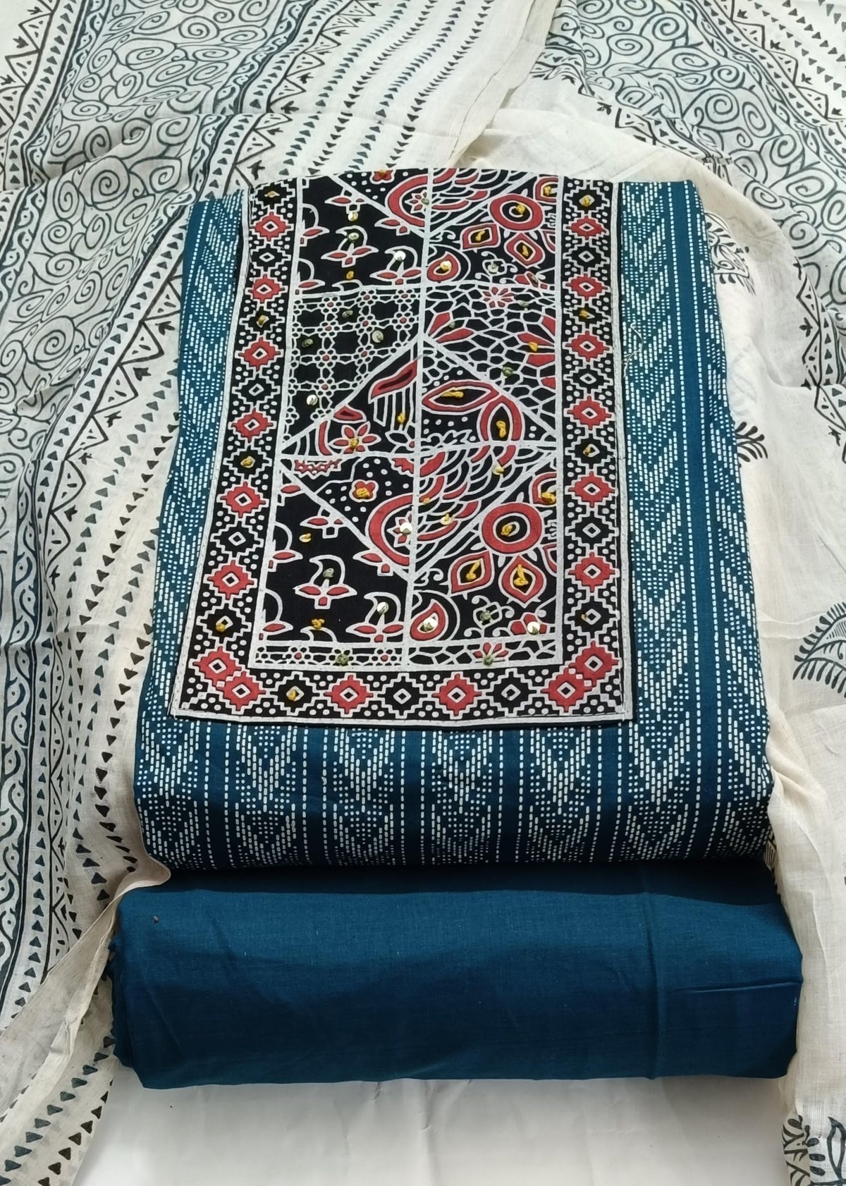 DRAVINAM Trends Women's Cambric Cotton Dress Material | Unstitch Kalamkari Printed Suit Set with Cotton Dupatta