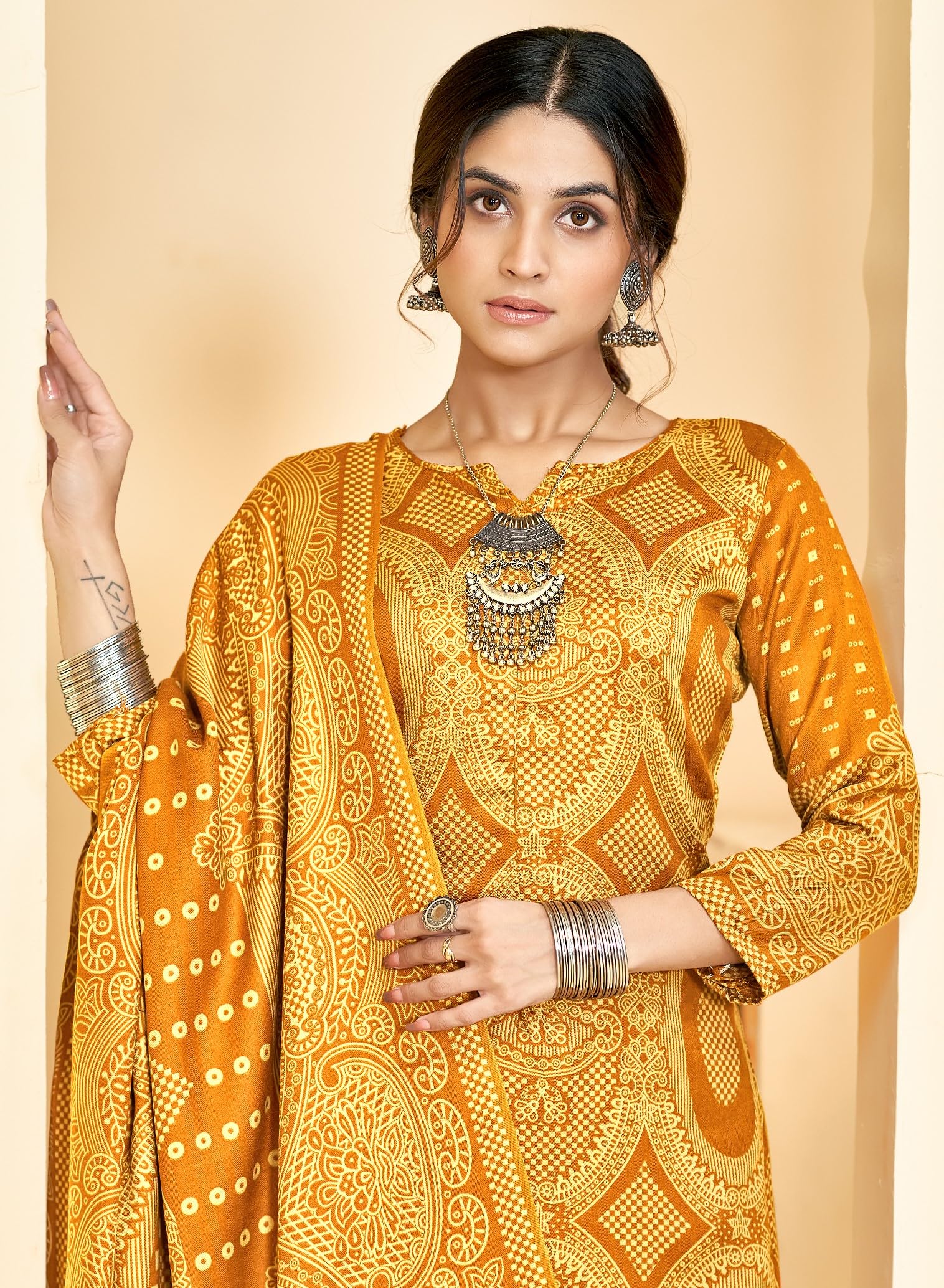 DRAVINAM Trends Women Unstitch Printed Pashmina Suit Dress Material I Digital style Printed Pashmia Top| Pure Pashmina Spun Dyed Bottoms | Luxurious Pure Woolen Shawl Dupatta with Piko work