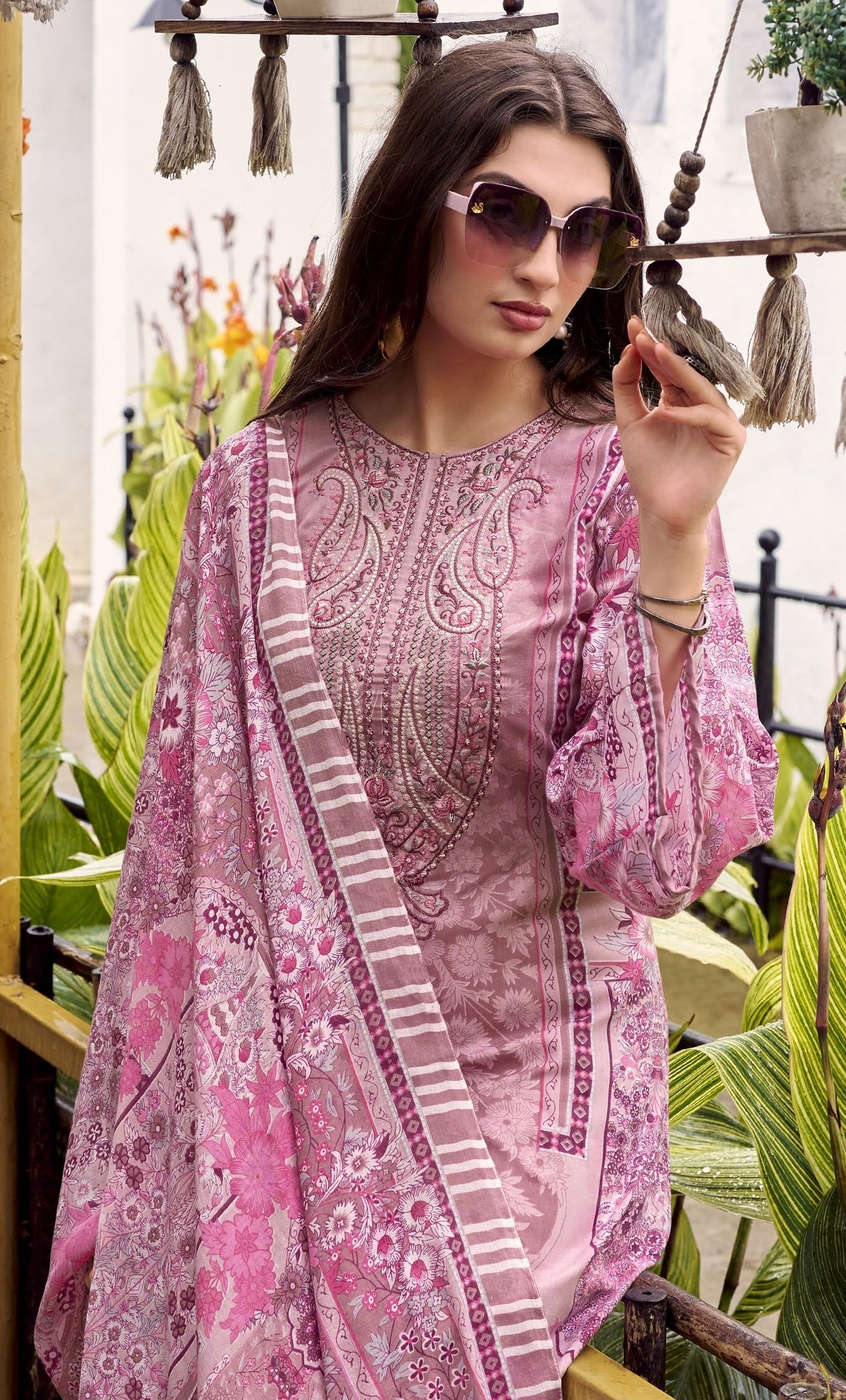 DRAVINAM Trends Women's Unstitched Cotton Suit Dress Material - Printed Embroidered Top II Plain Bottoms II Print Dupatta