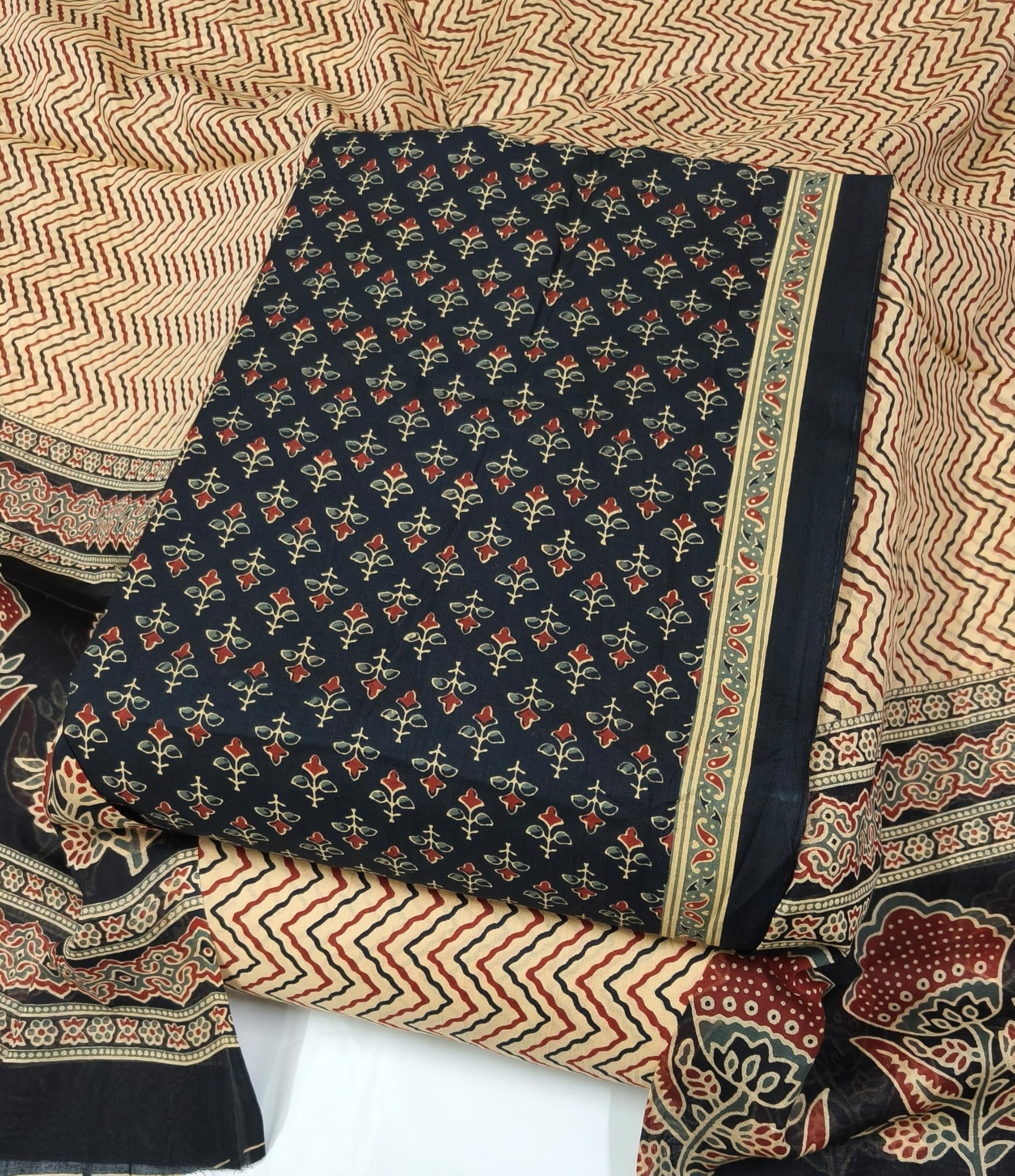 DRAVINAM Trends Jaipuri Print Cambric Cotton Unstitched Salwar Suit Dress Material for Women with Mulmul Cotton Dupatta